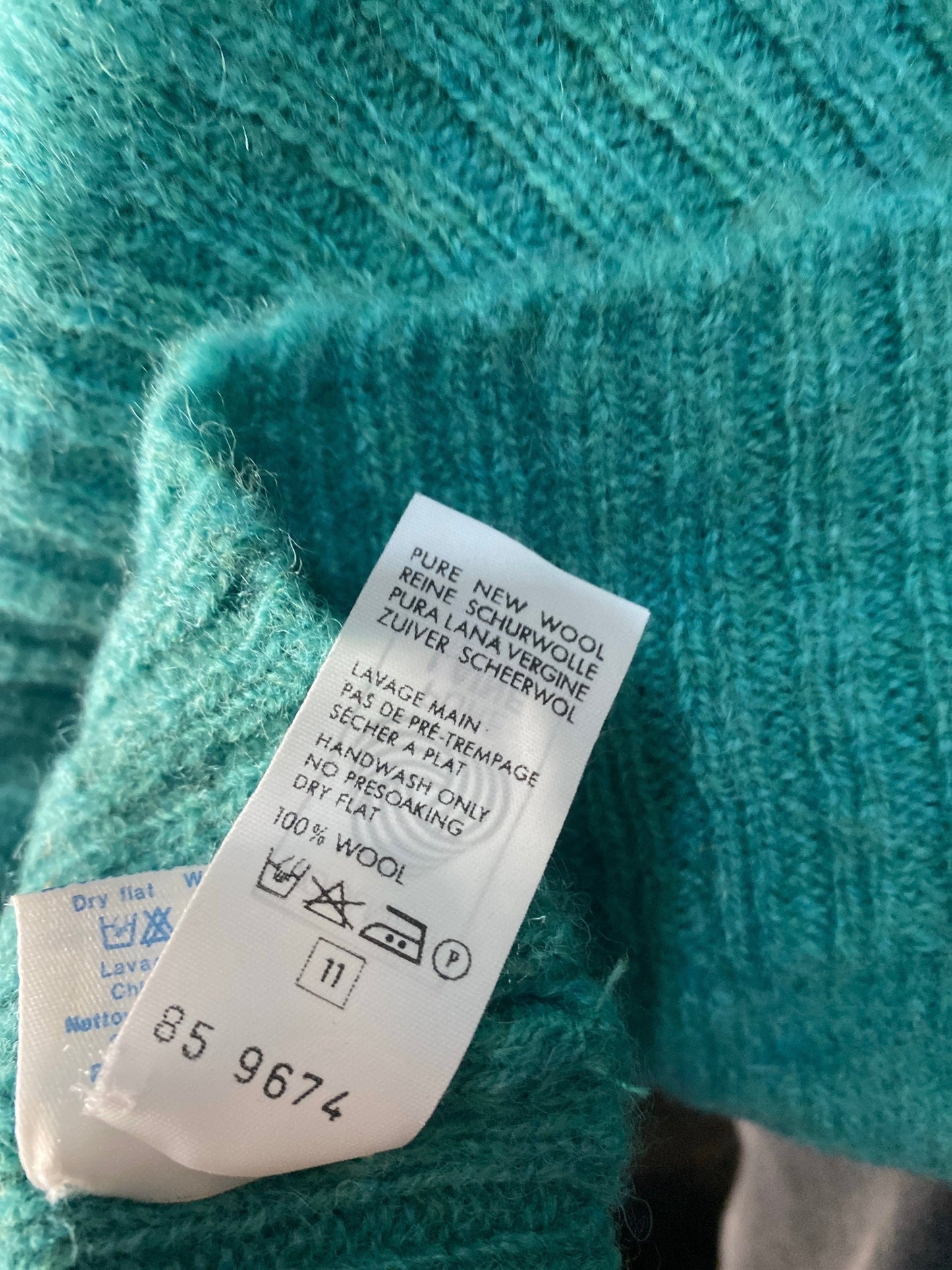 Façonnable Shetland new wool pullover in sea green w beige collar and cuffs, new old stock 80s w tags