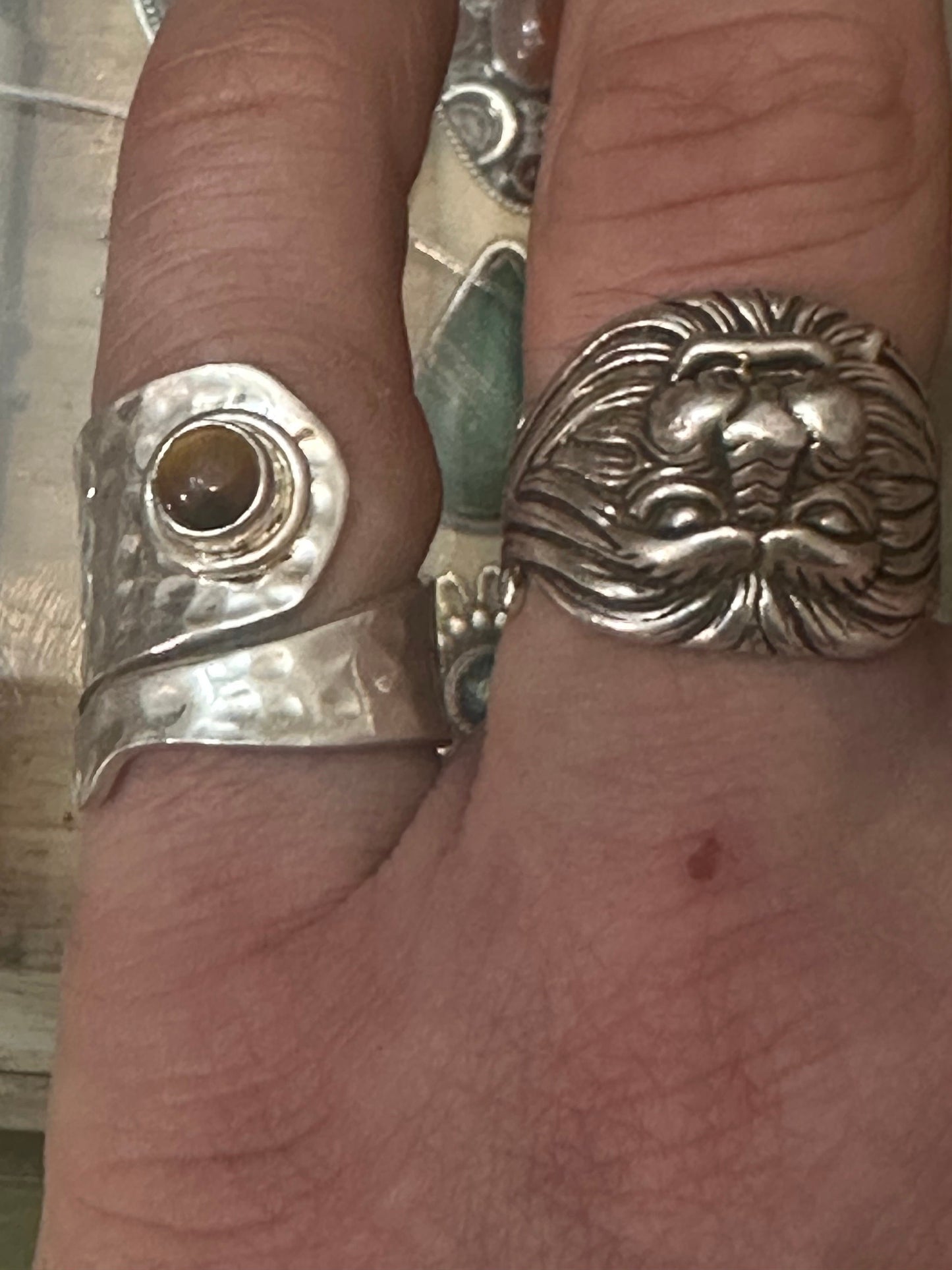 Gorgeous 925 Silver hammered / twisted band ring w- tiger eye, fits all sizes/ adjustable