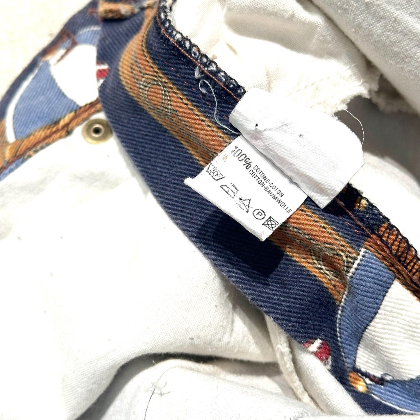 Roccobarocco vintage blue jeans with baroque print allover and horse riding themed designing size 31 90s