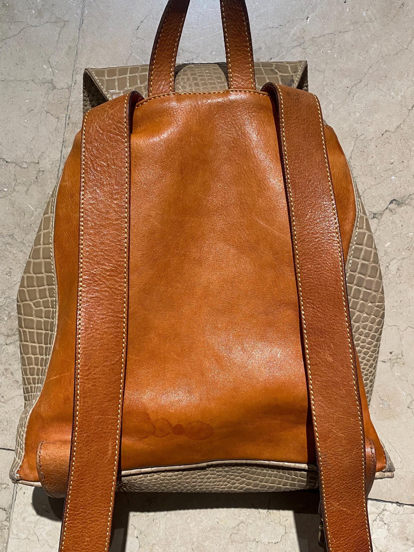 Bric’s leather backpack in beige alligator print & tan leather, 90s great condition