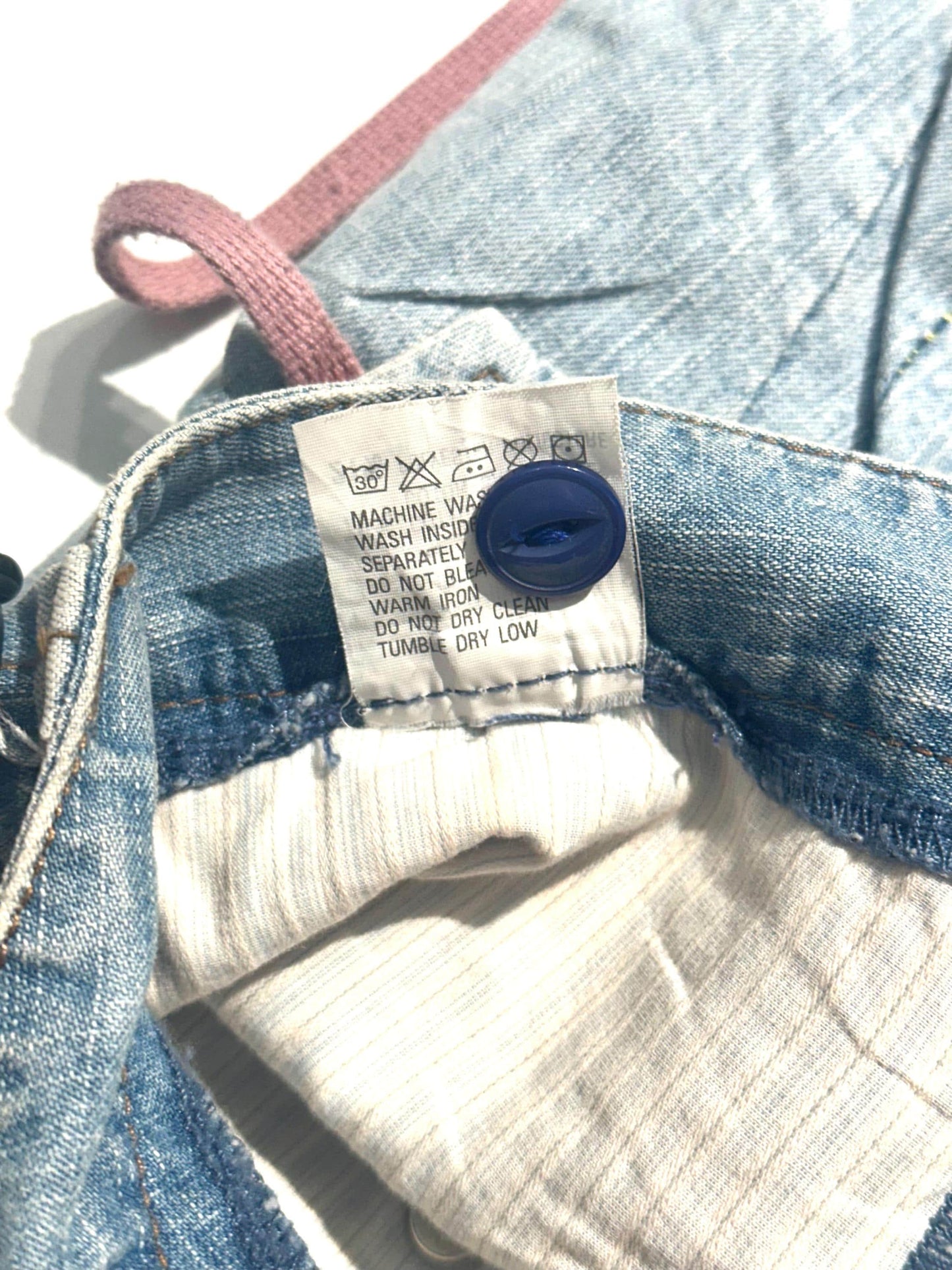 Marithe Francoise Girbaud light blue girl disruptive Jeans with cargo pockets and pink laces, size 40 usa 26