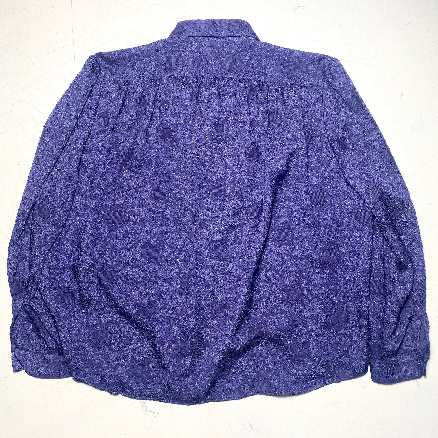 Purple baroque floral laces allover jabot blouse made in Italy in the 70s, perfect condition