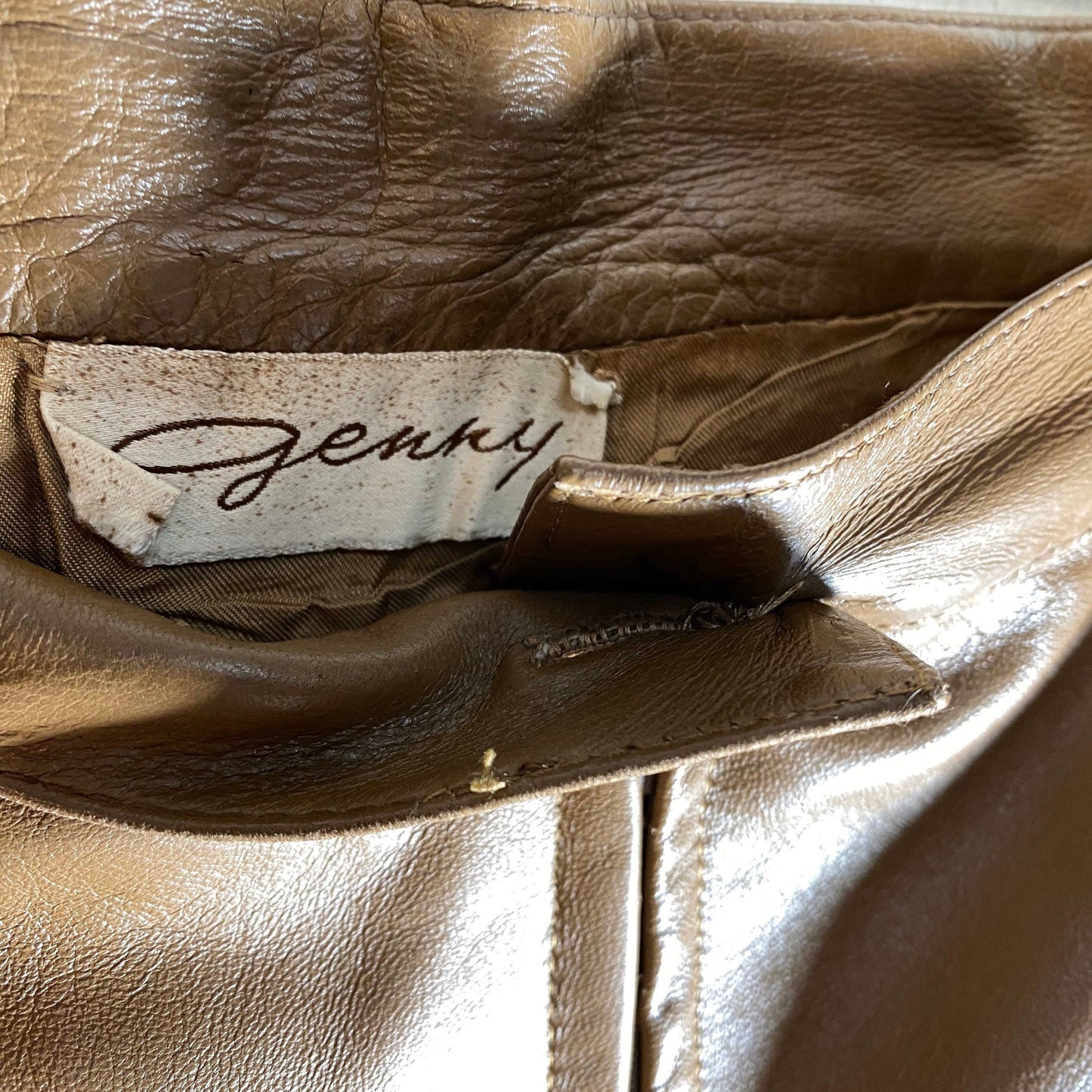 Genny early 80s tan lambskin leather skirt, beautiful pattern, mint