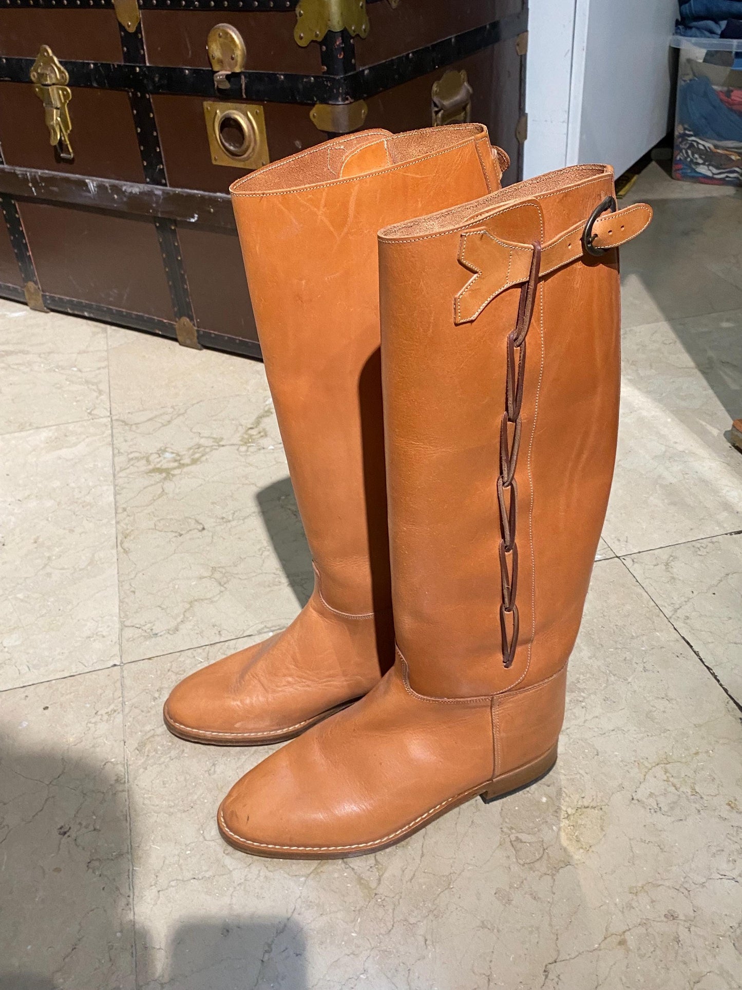 NOS 80s artisanal high tan leather boots with interesting closure, for horse riding and everyday, mint sz 40