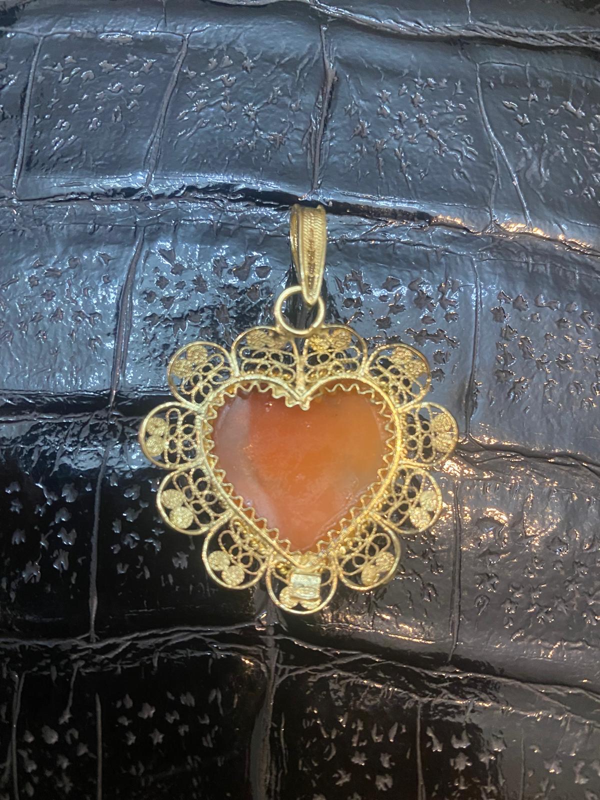 Heart shaped 925 silver/ Gild plated filigree pendant w Victorian portrait in real coral/Shell, 1930s Ca NEW