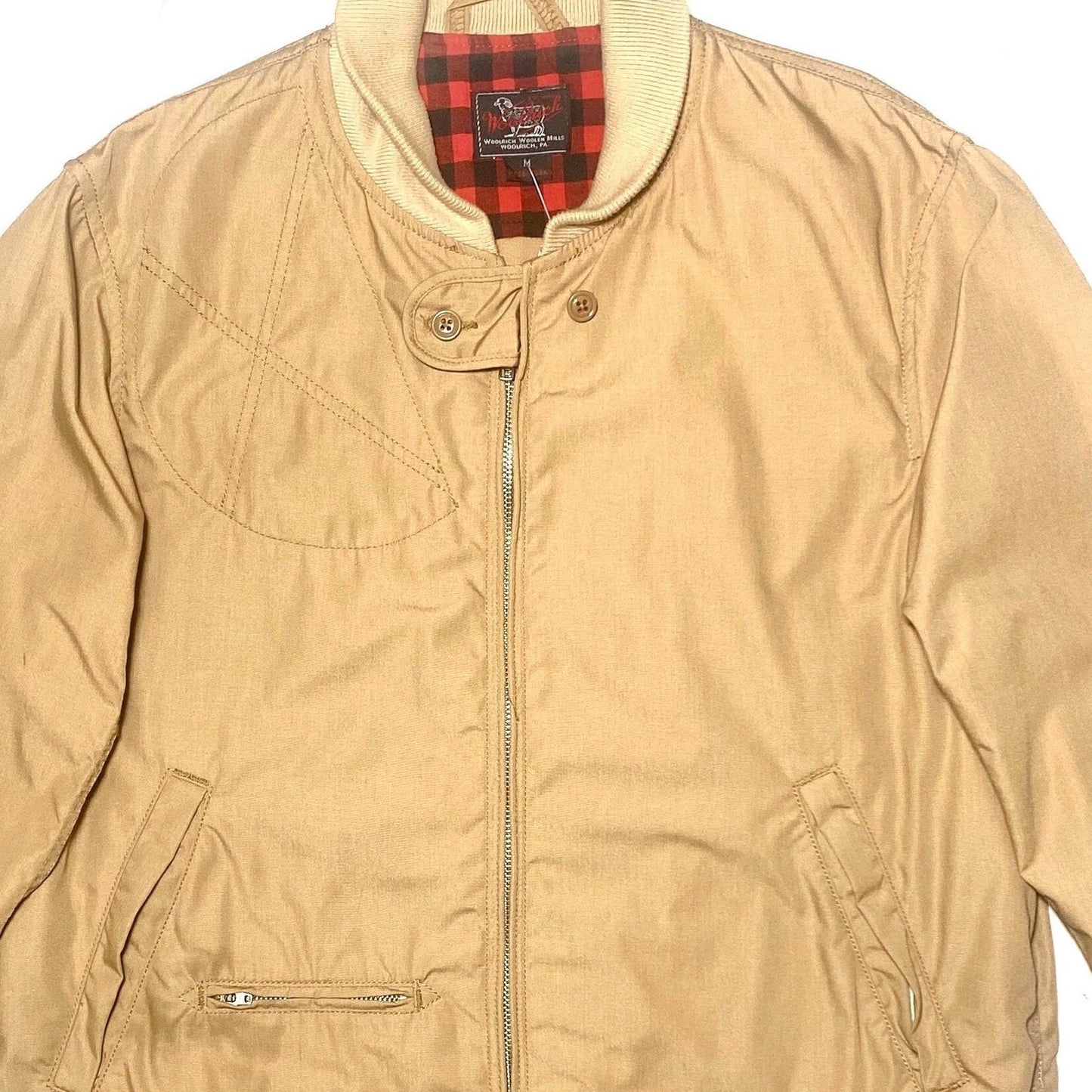 Giacca Harrington Woolrich in cotone beige taglia M, ottime condizioni, perfetta per gli Stati Uniti degli anni '90