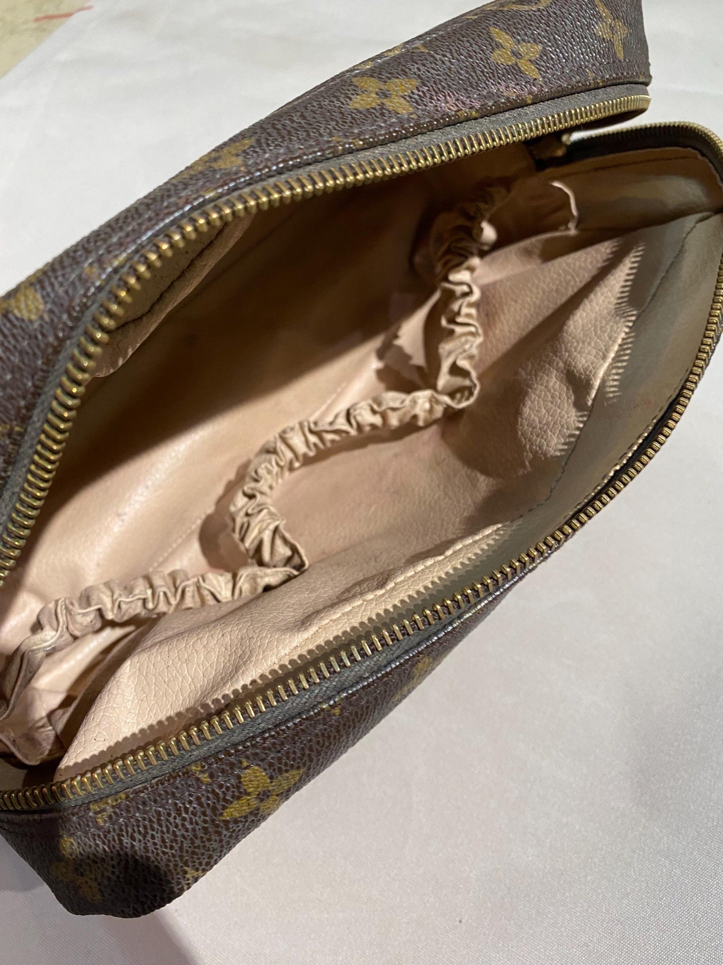 Louis Vuitton 1970s canvas monogram trousse- pouch, great condition