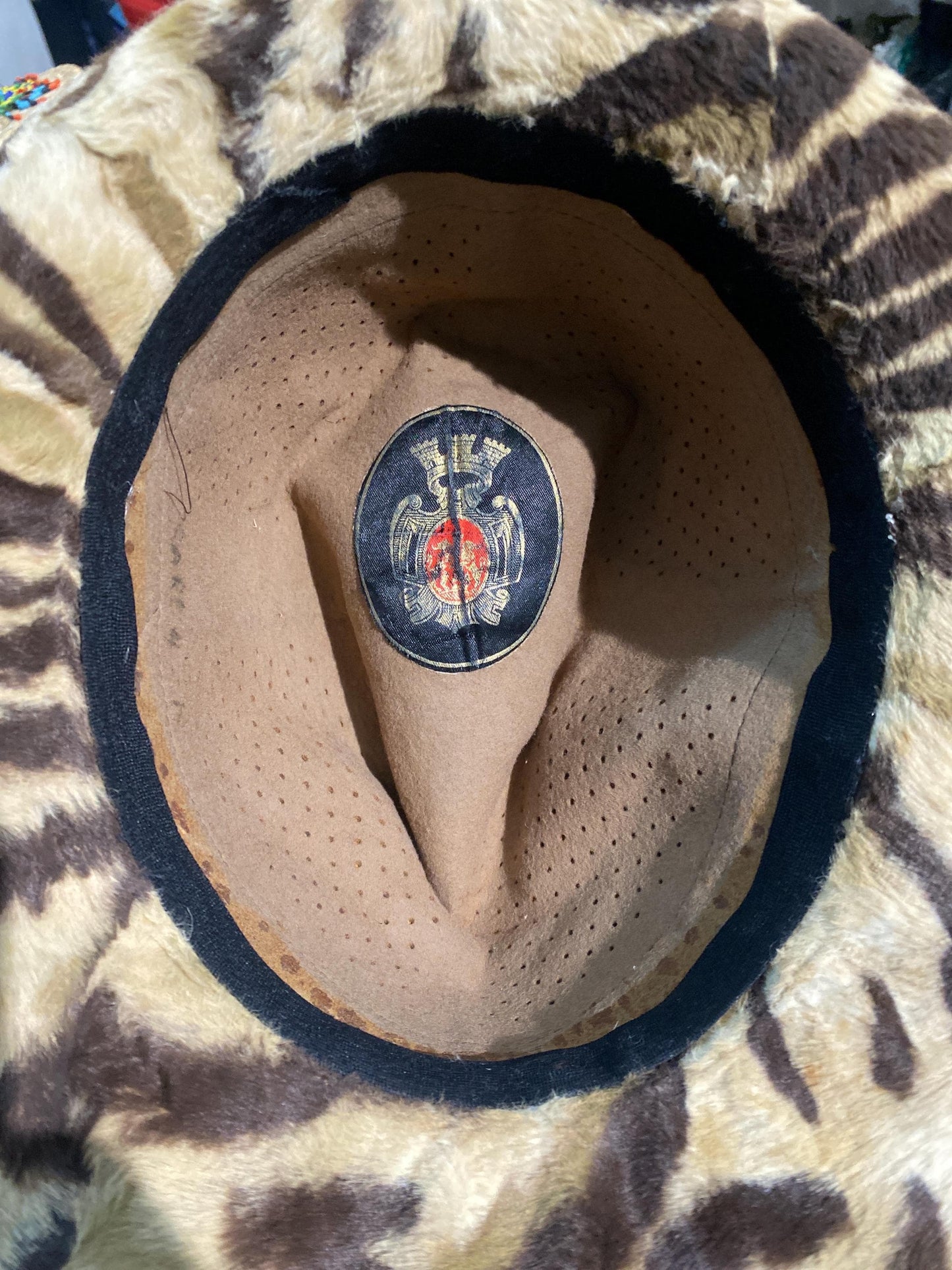 1980s Faux Tiger fur fedora hat w brown velvet band, super cool and unique sz 57