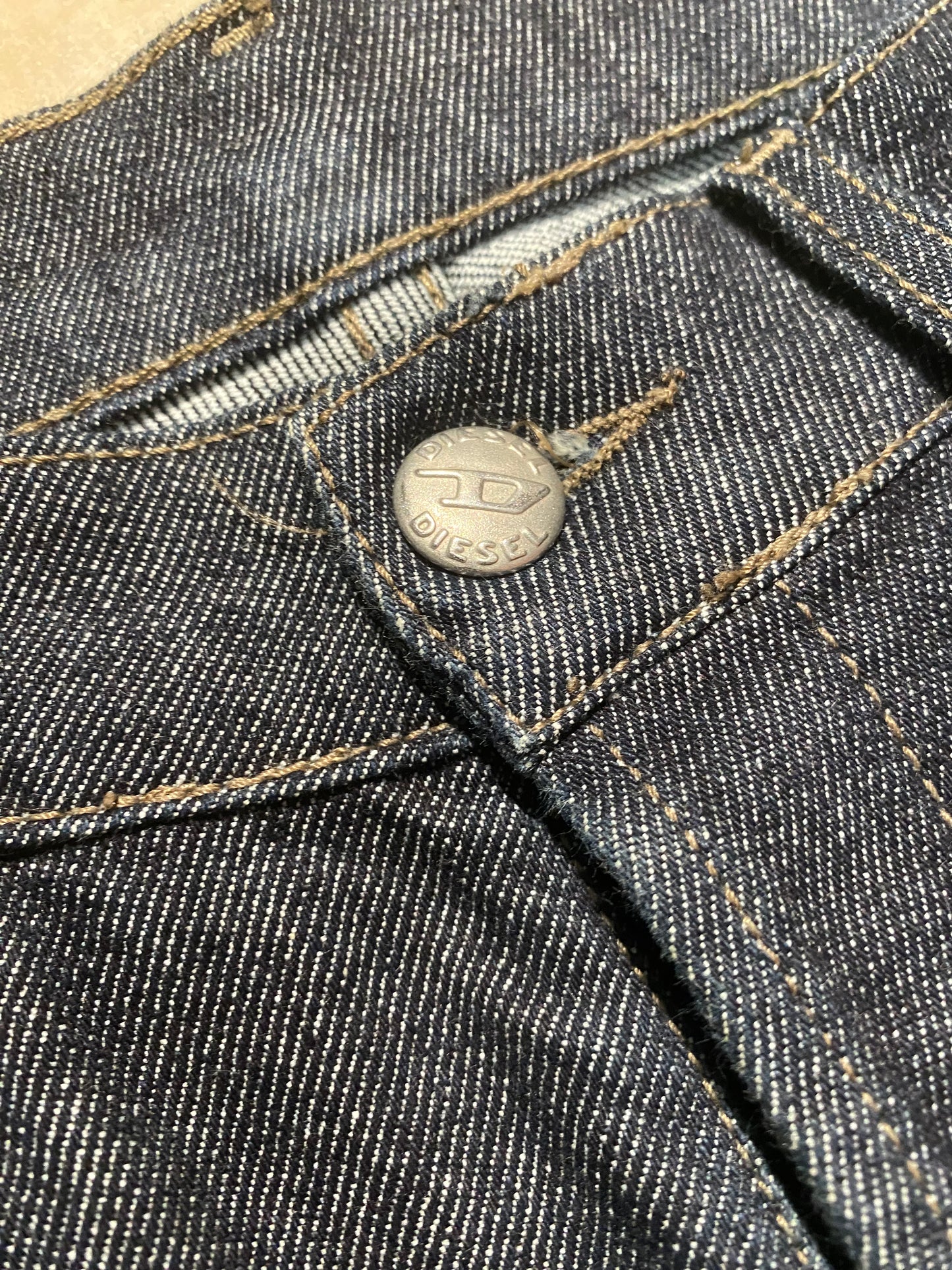 Diesel mod. Daze deep blue flared jeans made in Italy, 90s mint condition. Sz 28