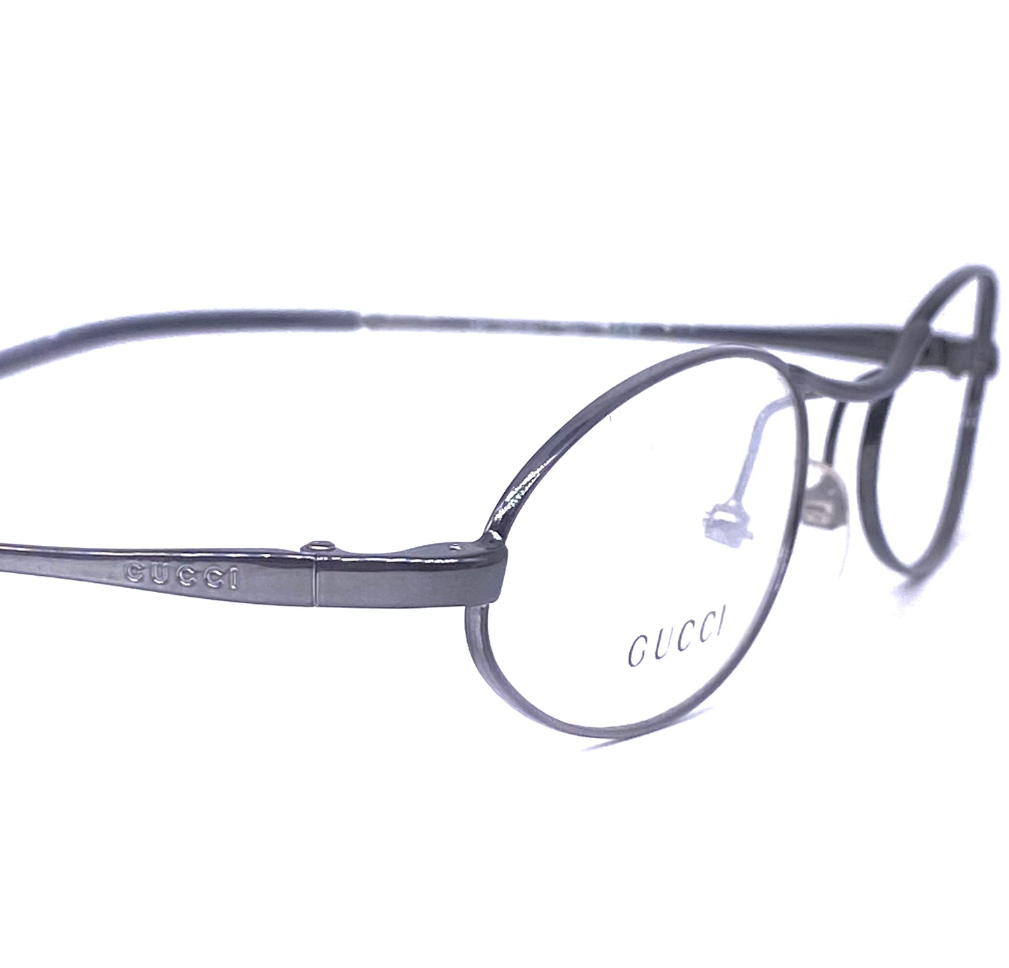 Gucci GG2671 classy oval titanium eyeglasses frames made in Italy, early 2k NOS