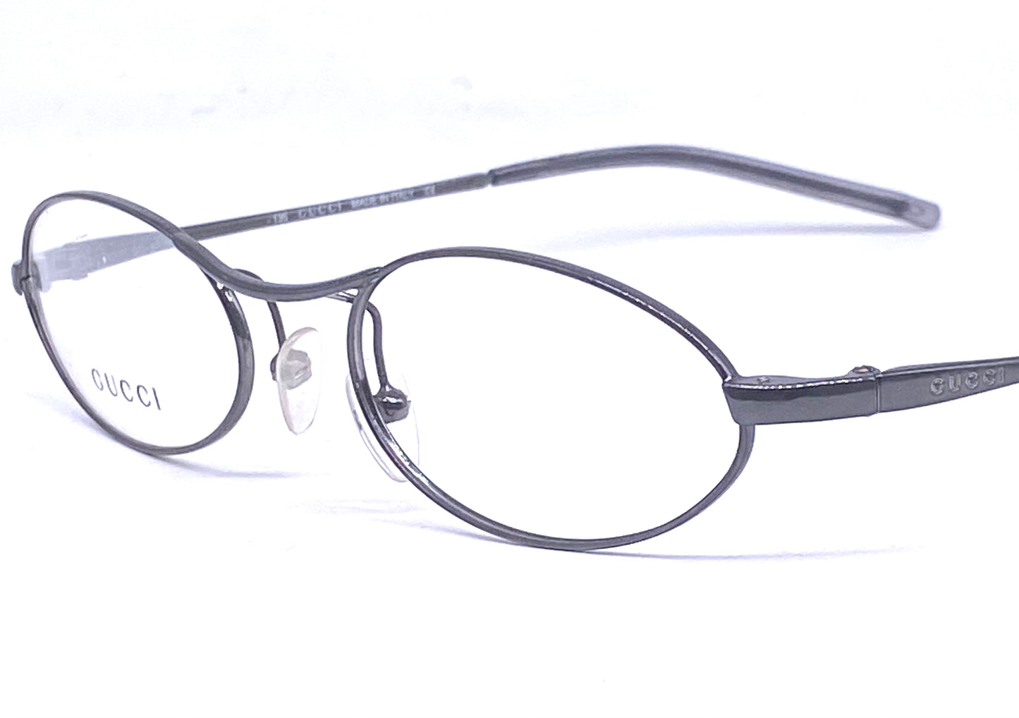Gucci GG2671 classy oval titanium eyeglasses frames made in Italy, early 2k NOS