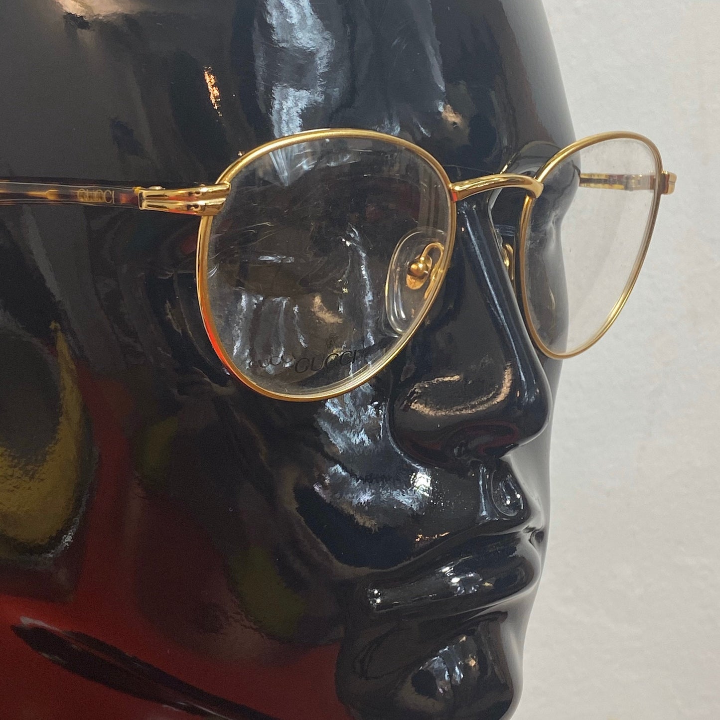 Gucci GG 1319 round gold plated metal frames made in Italy, 1980s NOs