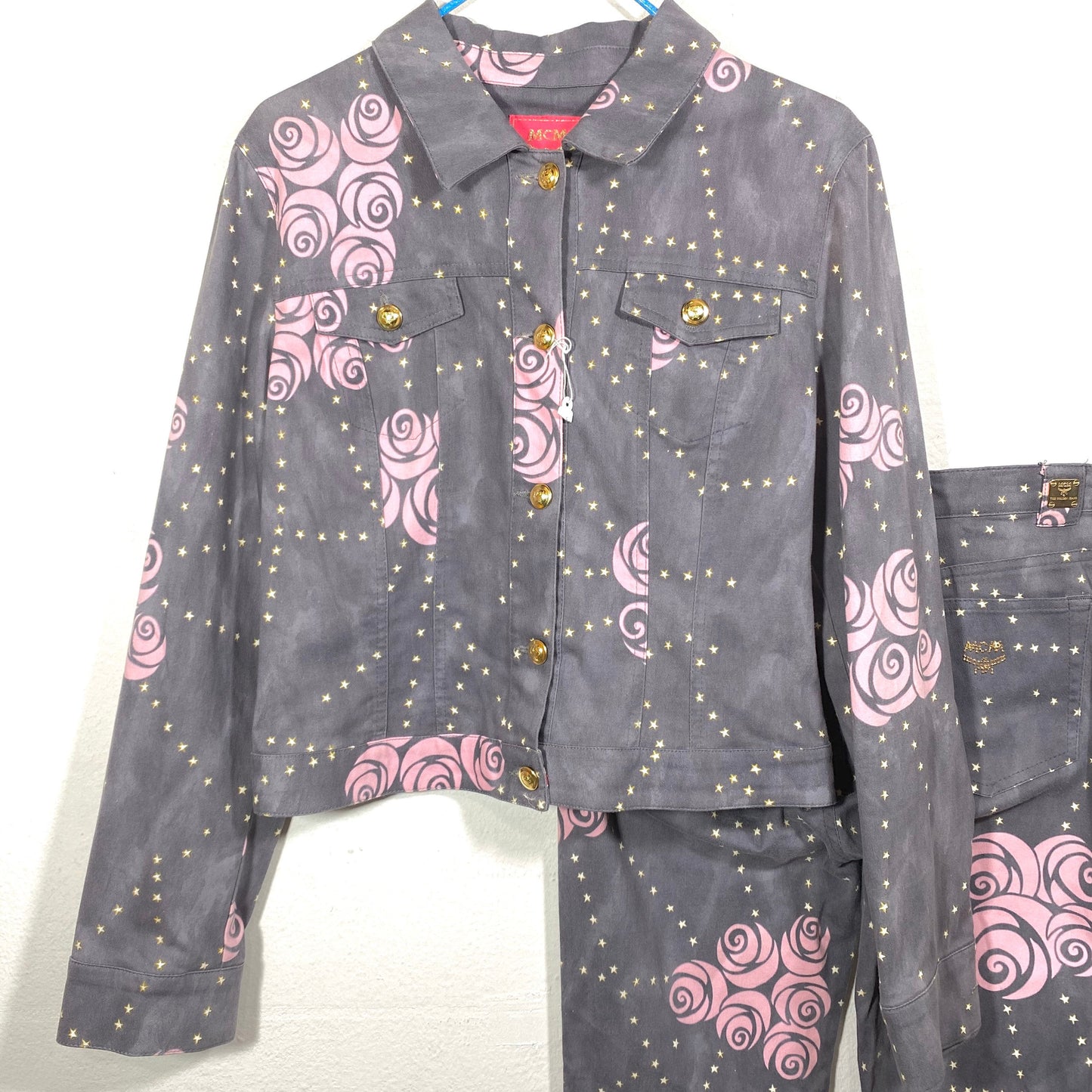 McM München 1990s cotton/elasthane grey/pink ladies jeans suit, jacket and trousers, great condition.