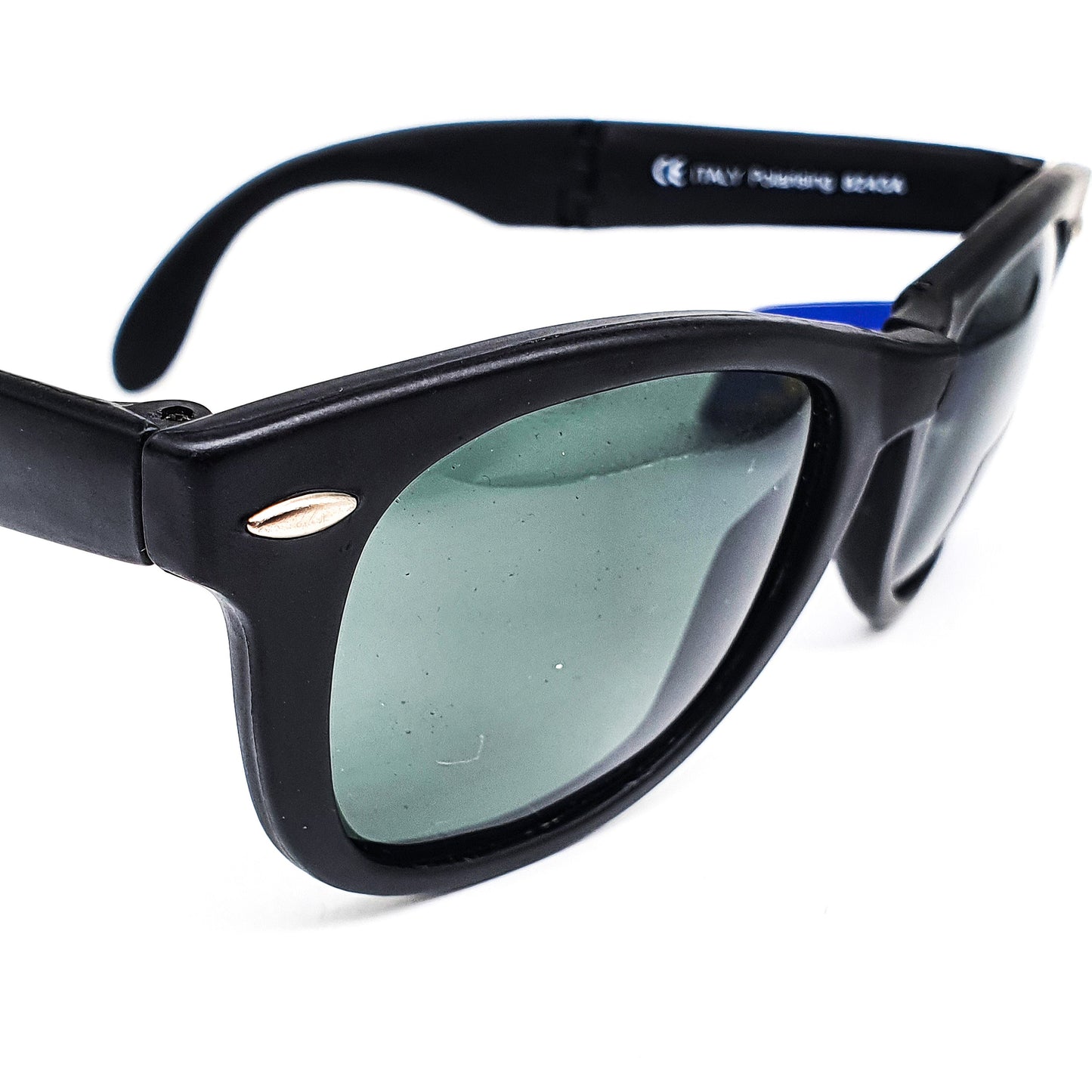 Polaroid 8243A vintage classic foldable black cellulose acetate wayfarer sunglasses, 1990s NOS. Framed in Italy