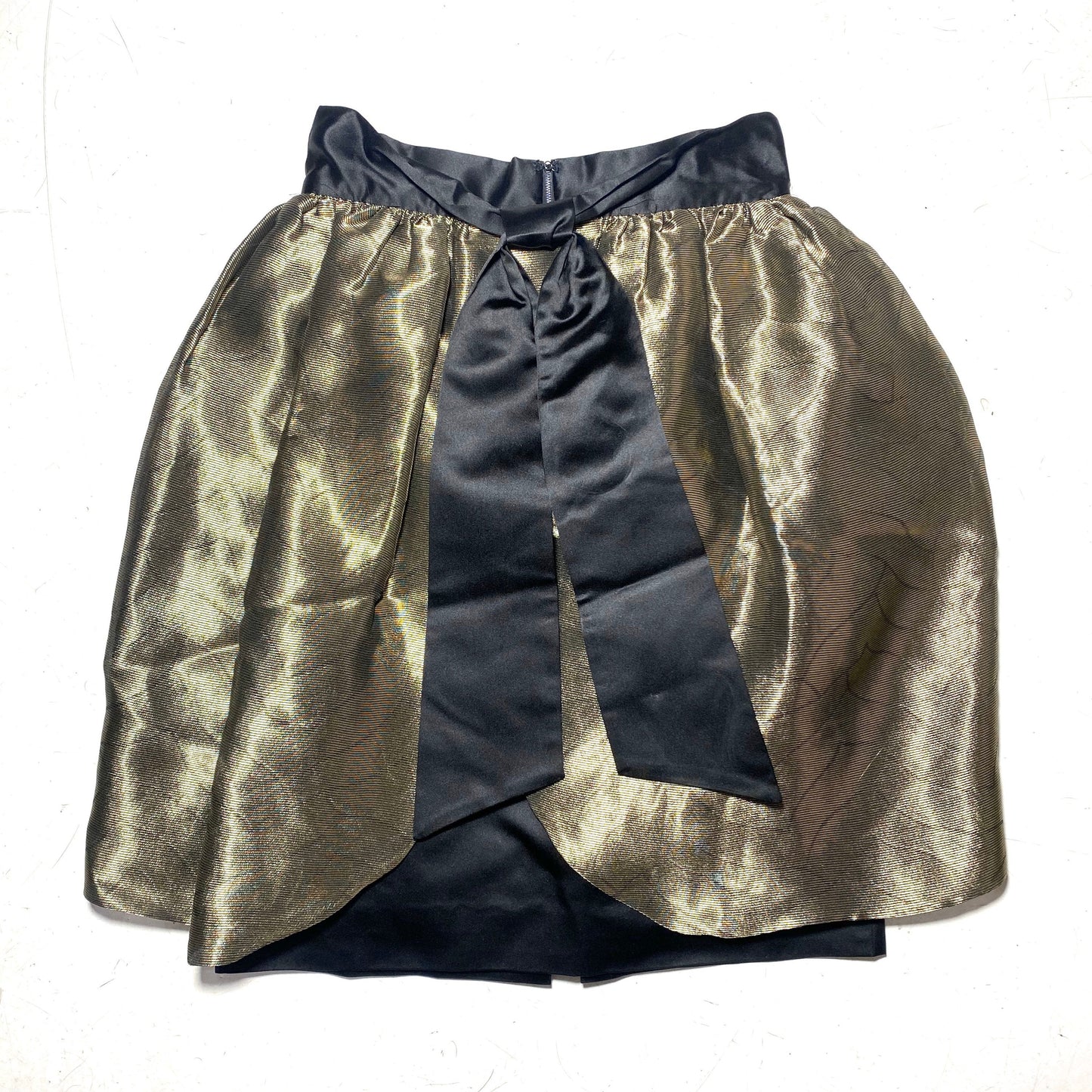 Emporio Armani 80s shiny and elegant gold / black skirt, made in Italy mint condition.