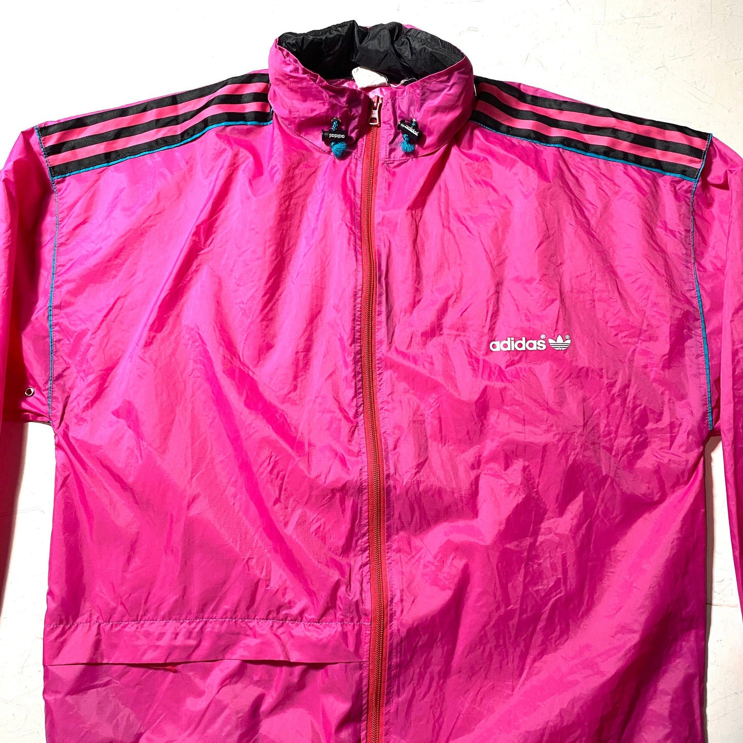 Adidas 90s foldable fucsia rain jacket, perfect condition