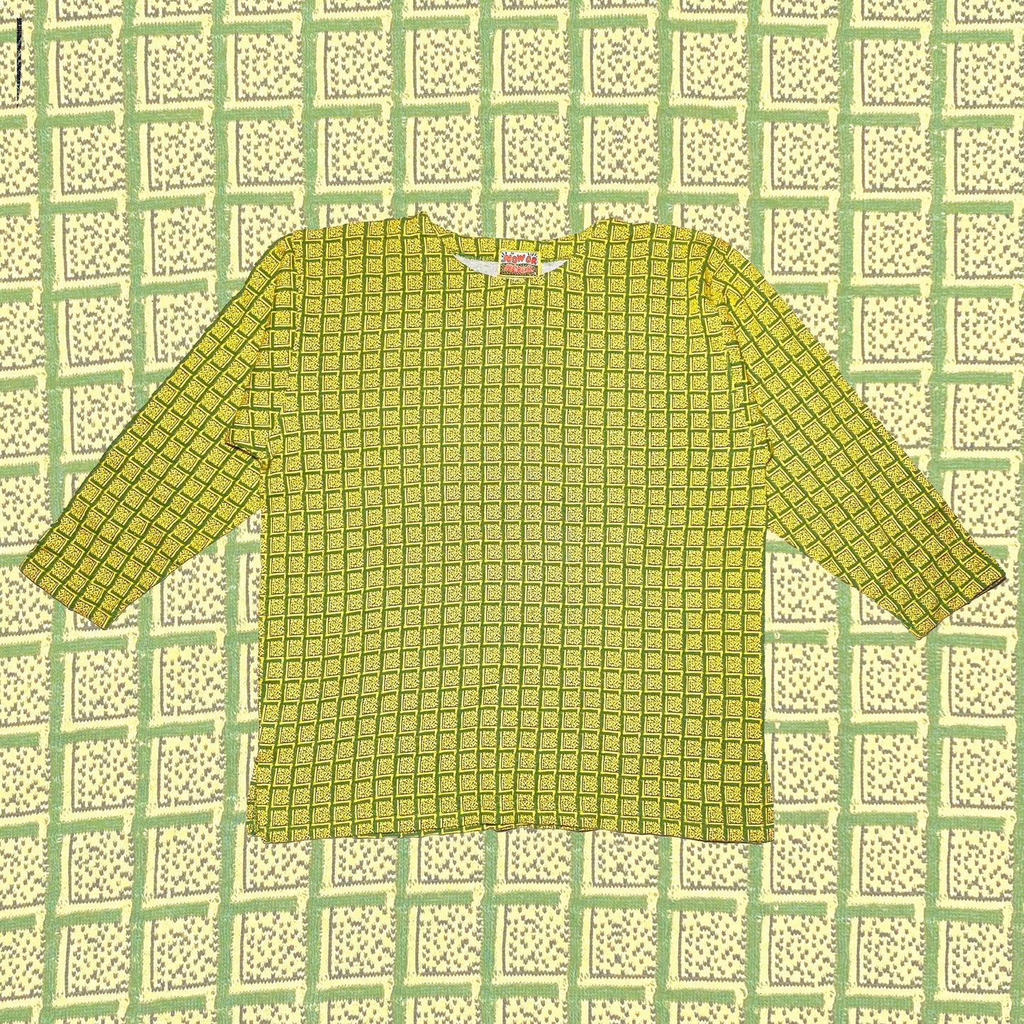 NowOrNever cool abstract Afro-Jamaican colors jacquard long sleeved t shirt, 90s mint condition