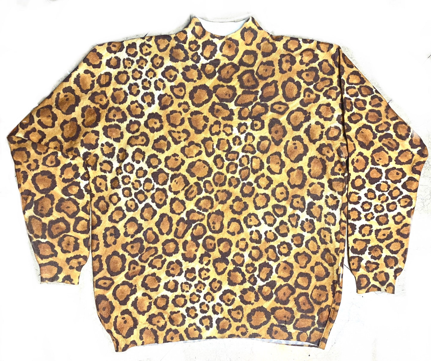 Lambswool cute leopard allover turtleneck pull, 80s Italy, Mint