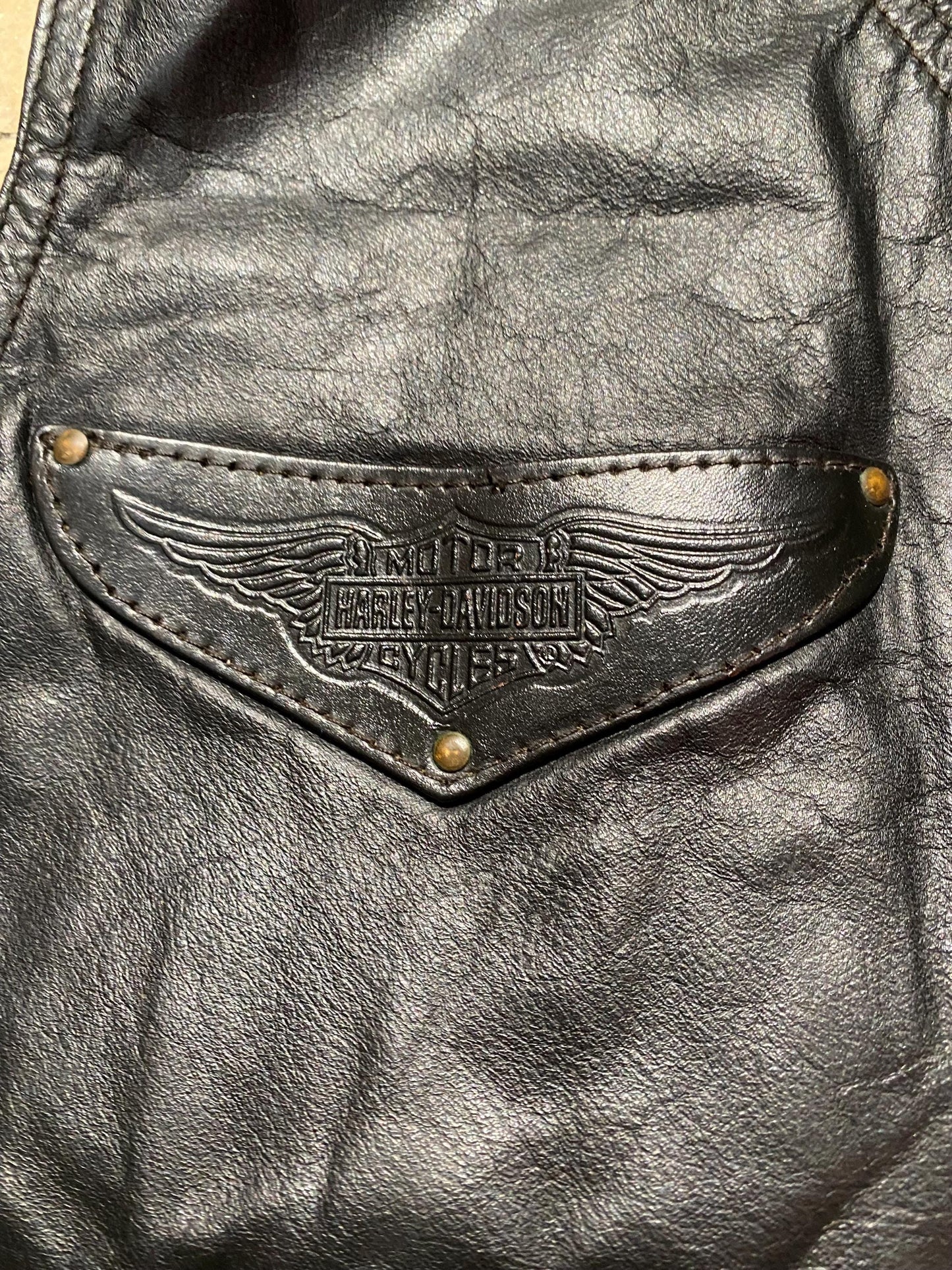 Harley Davidson black leather utility biker vest w 6 pockets 1980z ca made in USA, XL as New!