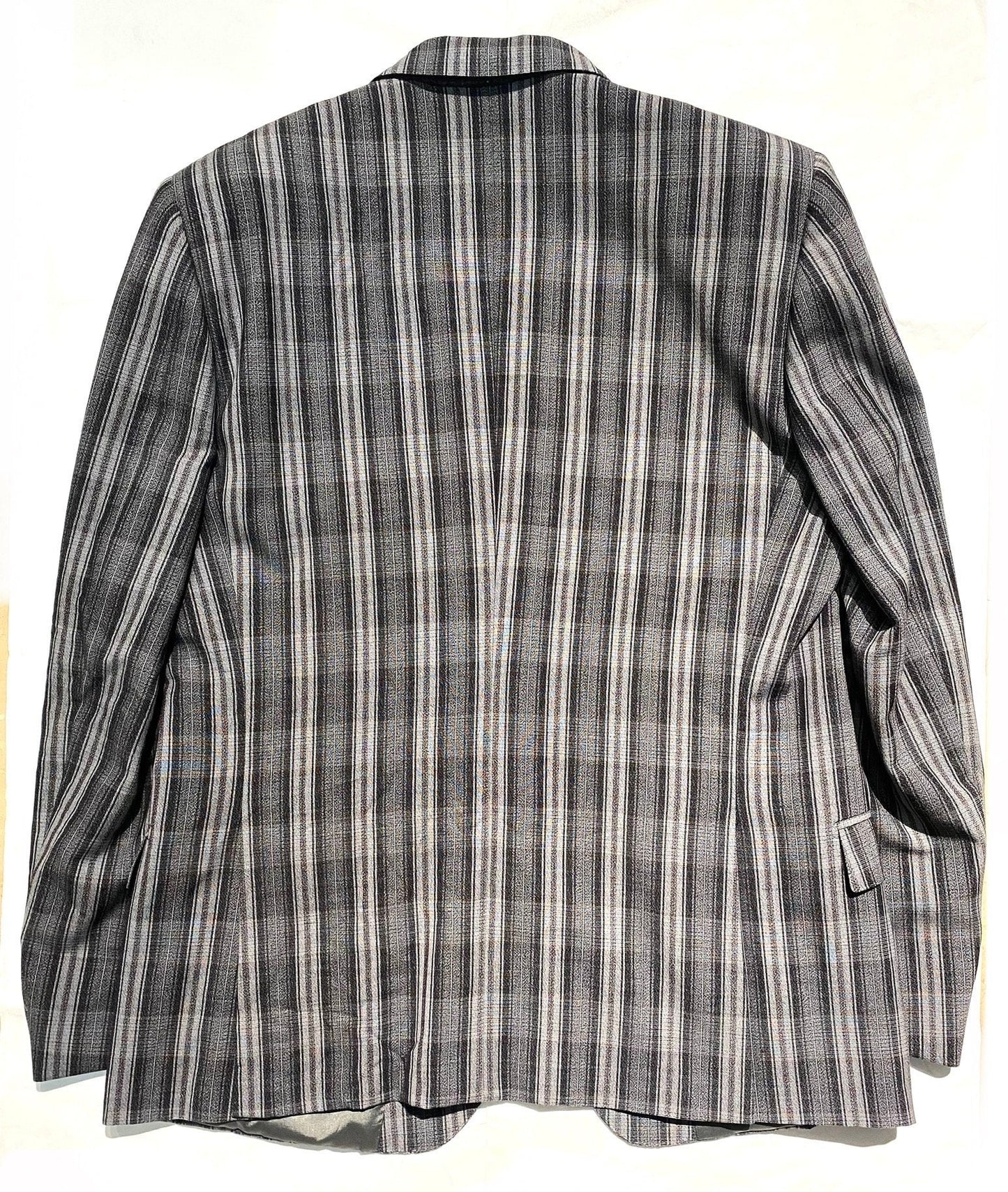Pierre Cardin Paris pure new wool grey tones  striped blazer jacket with signature buttons, sz 48 mint