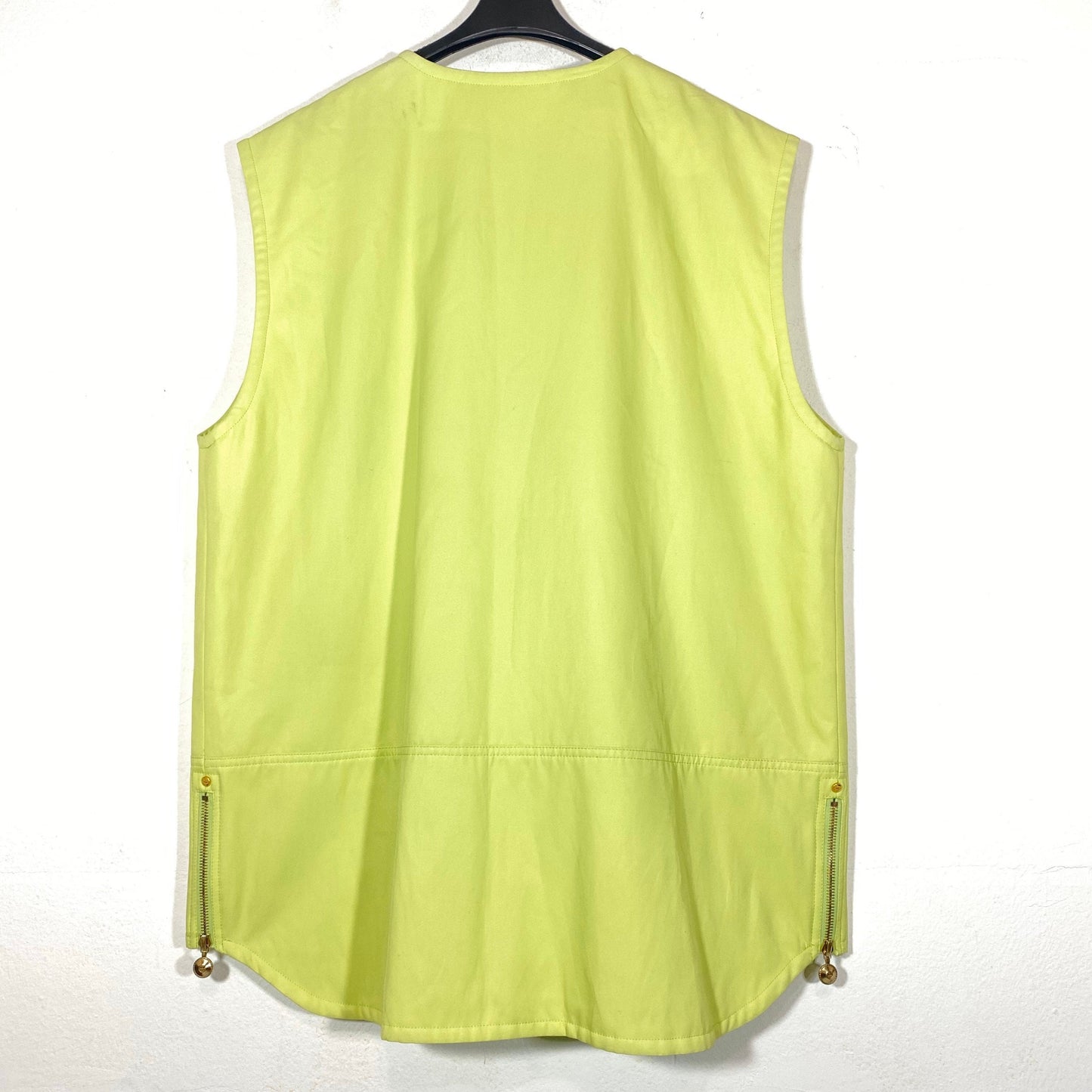 McM München light salad green vest /jacket with carved golden zippers, cool and mint