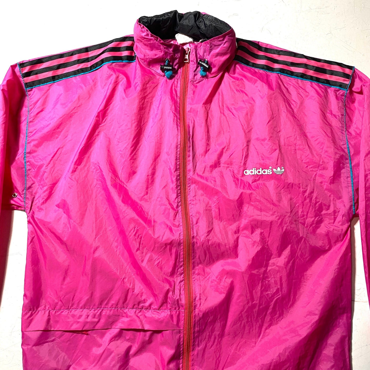 Adidas 90s foldable fucsia rain jacket, perfect condition