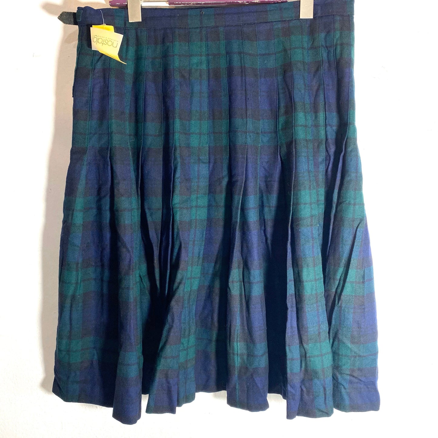 Men’s Blue tartan kilt with leather straps made in Italy, pure new wool, mint condition size 14, XL