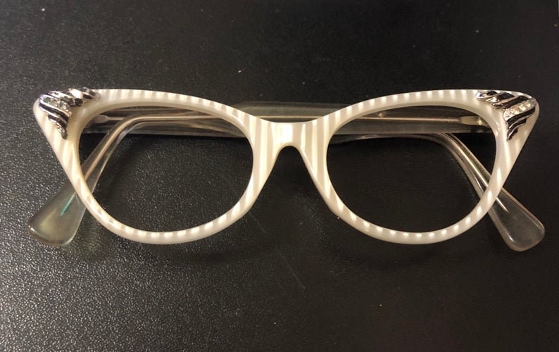 1950s jeweled pin-up cateye glasses in striped pearl white w floral carved black temples, unique and precious, NOS