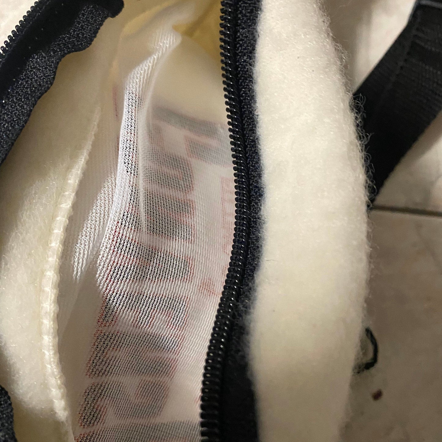 Converse marsupio in felpa bianca con logo ricamato, new old stock anni '90 disponibili 2 pezzi