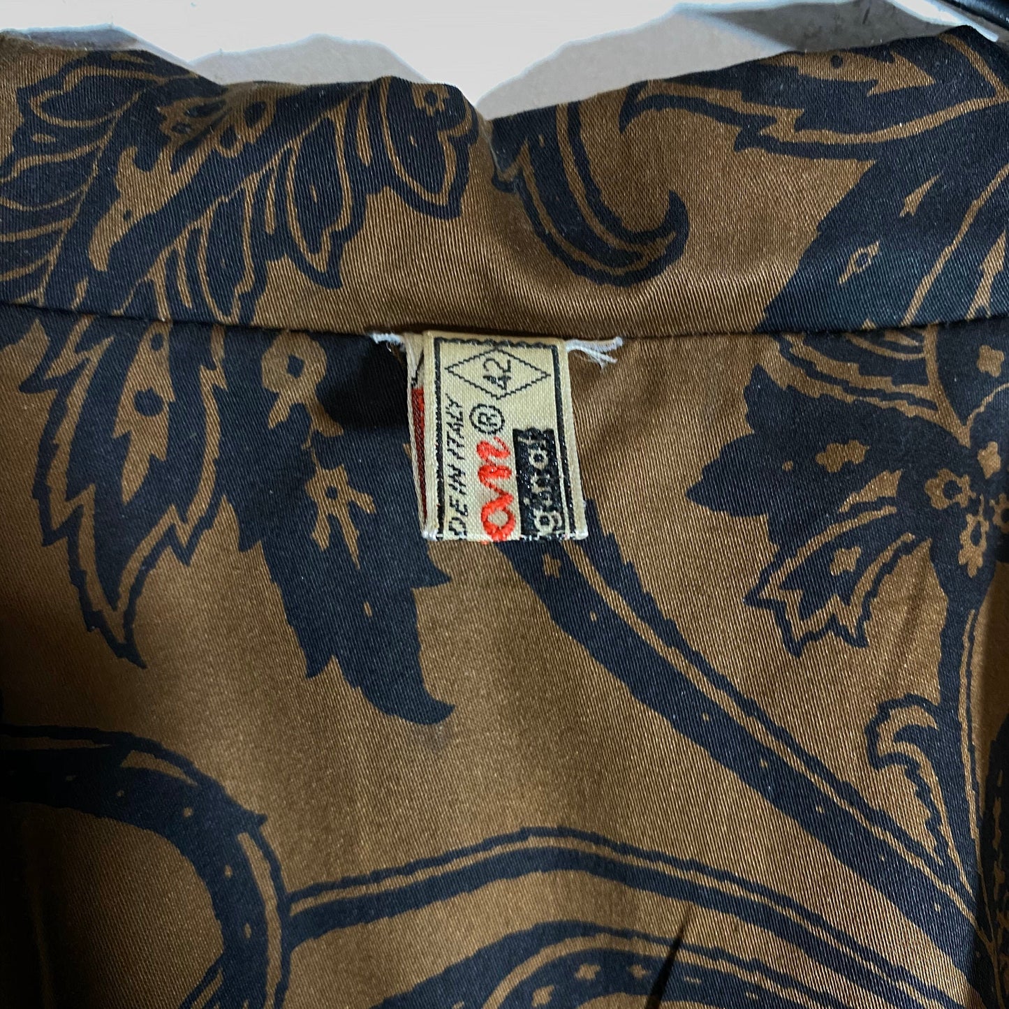 Swan brown light cotton blazer with black baroque print allover, NOS 70s
