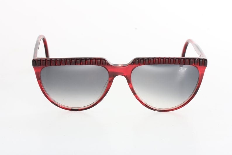 Genny 114-S splendidi occhiali da sole cateye rossi con dettagli intagliati, NOS anni '90
