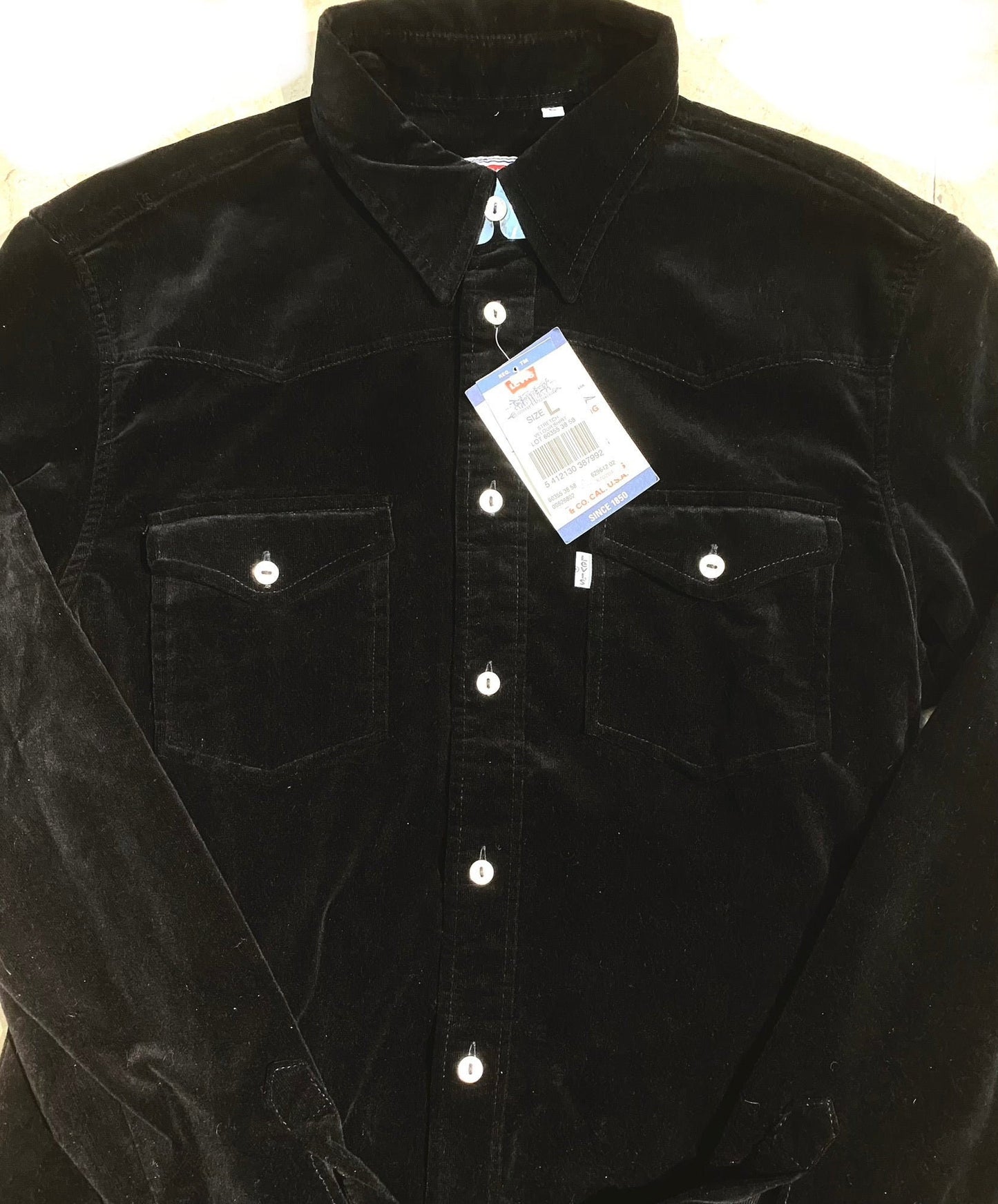 Levi’s NWT 90s black velvet ladies winter shirt, minty and with tags, sz S and L available