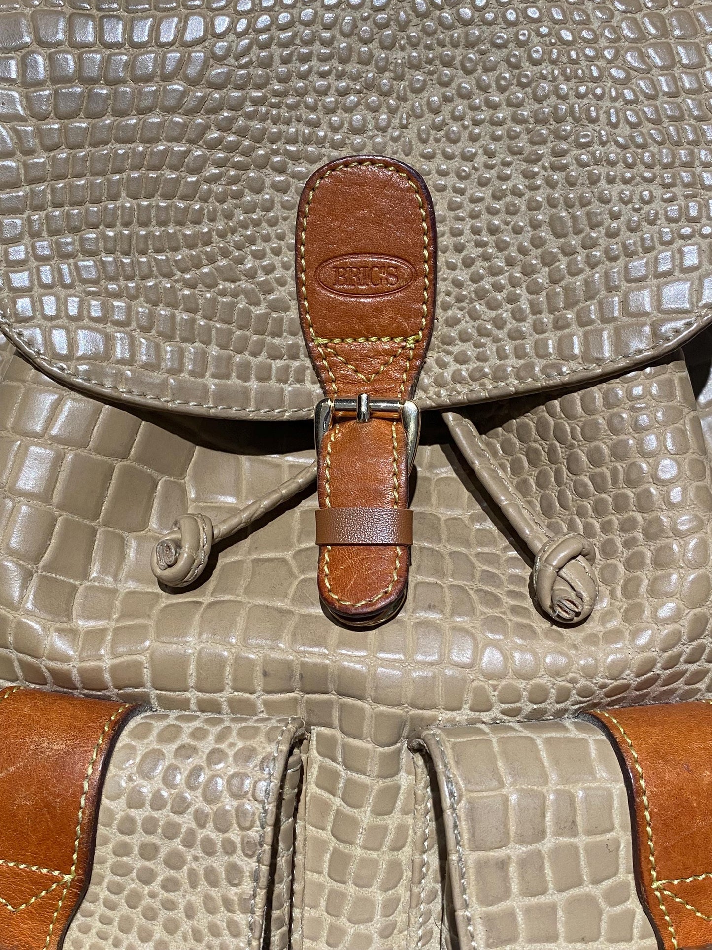 Bric’s leather backpack in beige alligator print & tan leather, 90s great condition