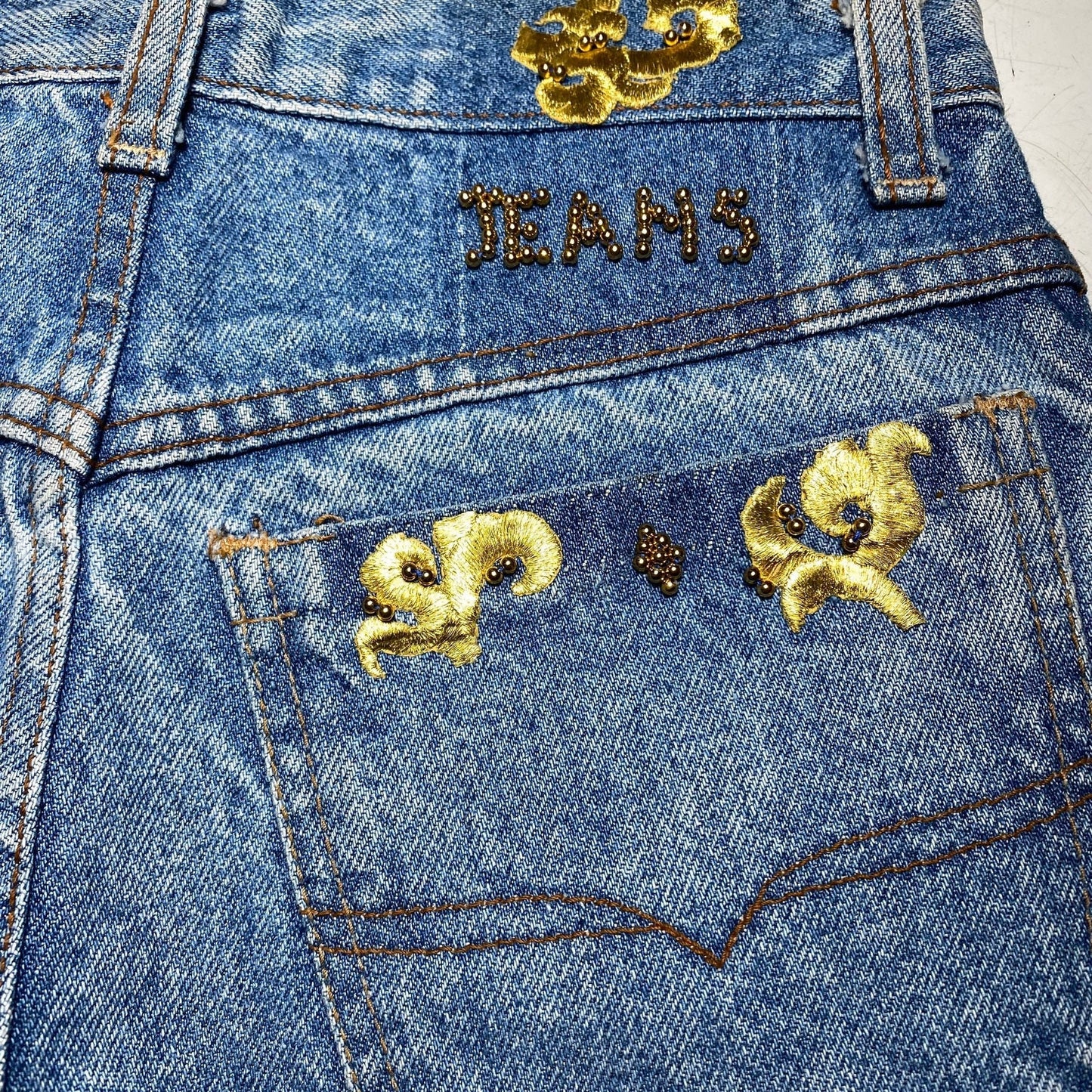 Baroque jeans w/ gold embroidered pockets on the front and back, very unique piece, classic straight cut, 90s NoS Italy