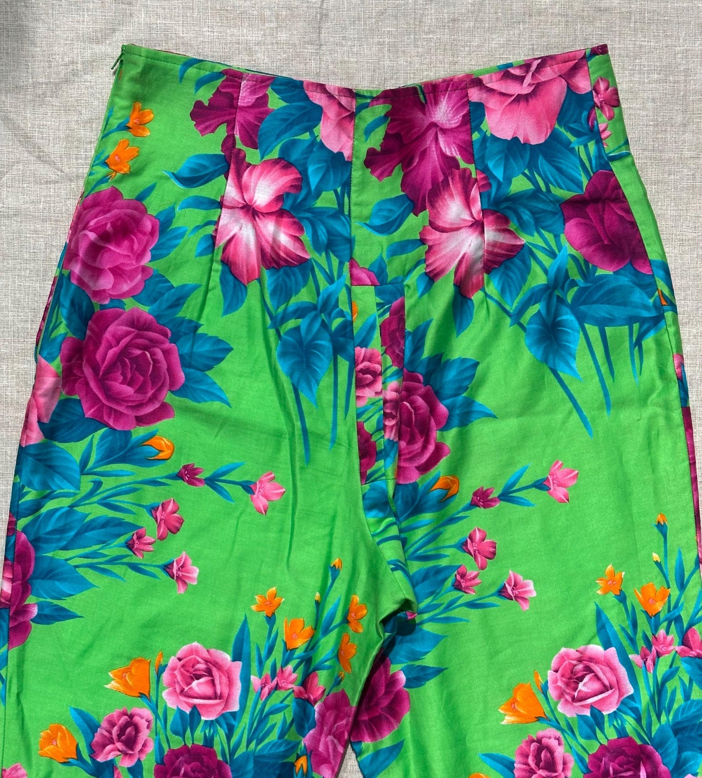 Complice by Dolce & Gabbana floral green cotton pant with pink roses and orange flowers print size 44 IT NOS 90s