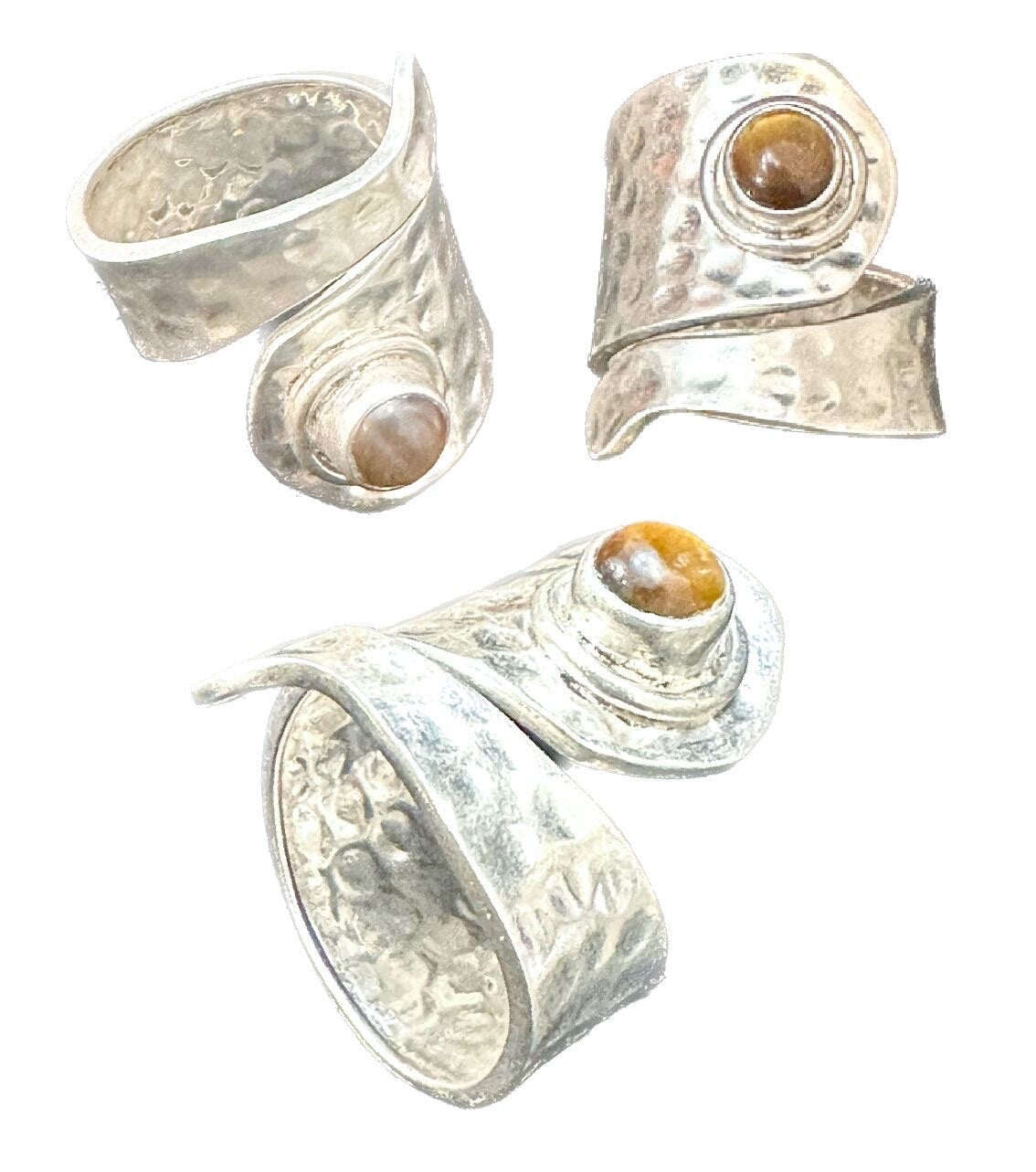 Gorgeous 925 Silver hammered / twisted band ring w- tiger eye, fits all sizes/ adjustable