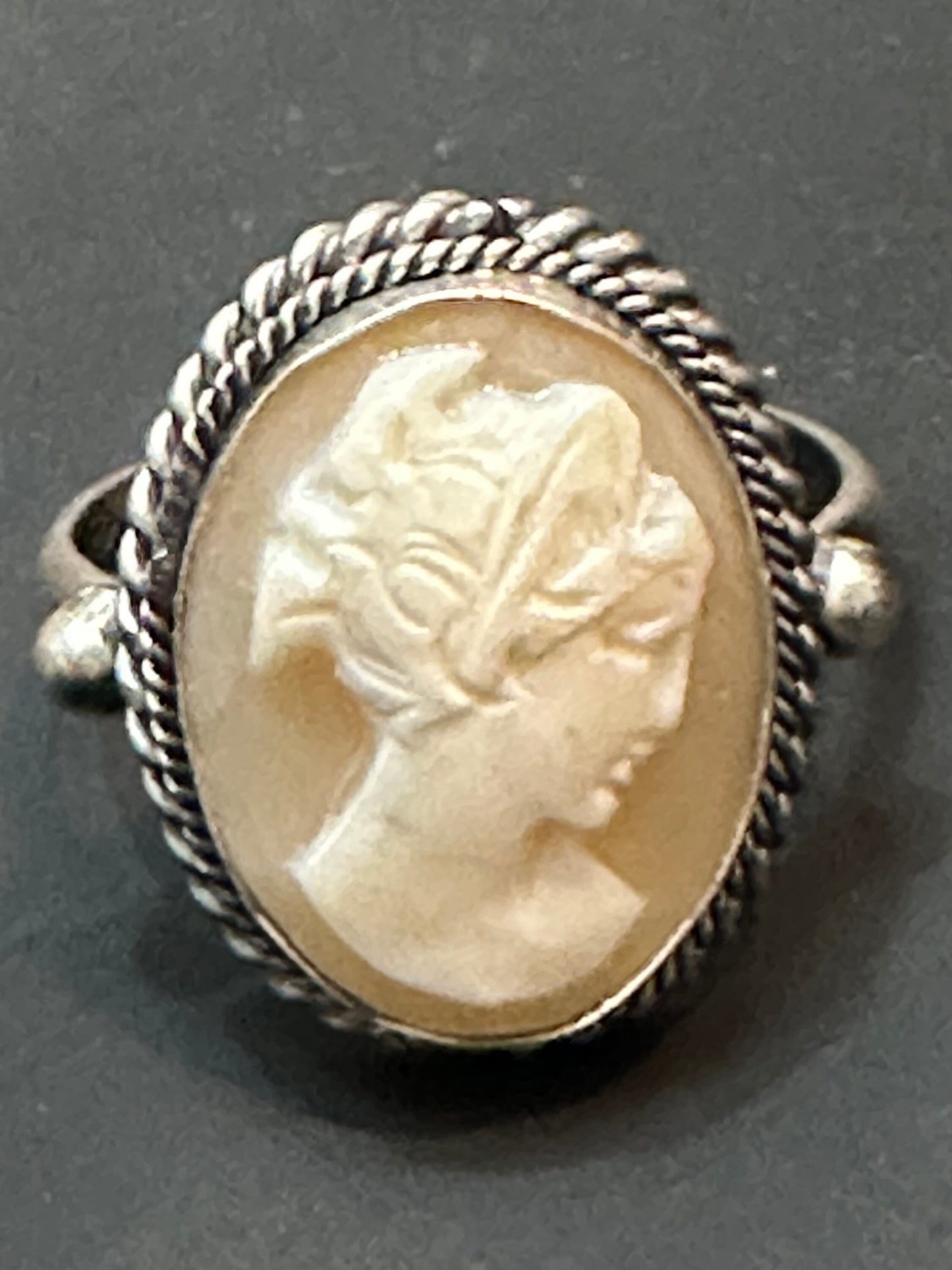 Classy Victorian lady hand carved shell cameo  925 silver ring; classic Italian jewelry NOS 50s