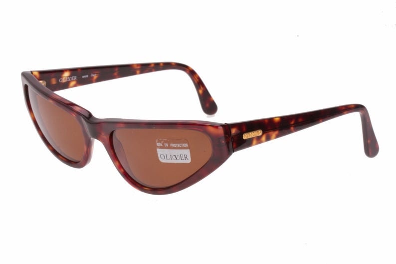 Oliver by Valentino classy pointed cateye sunglasses in tortoise or horn color, made in Italy, 90s NOS
