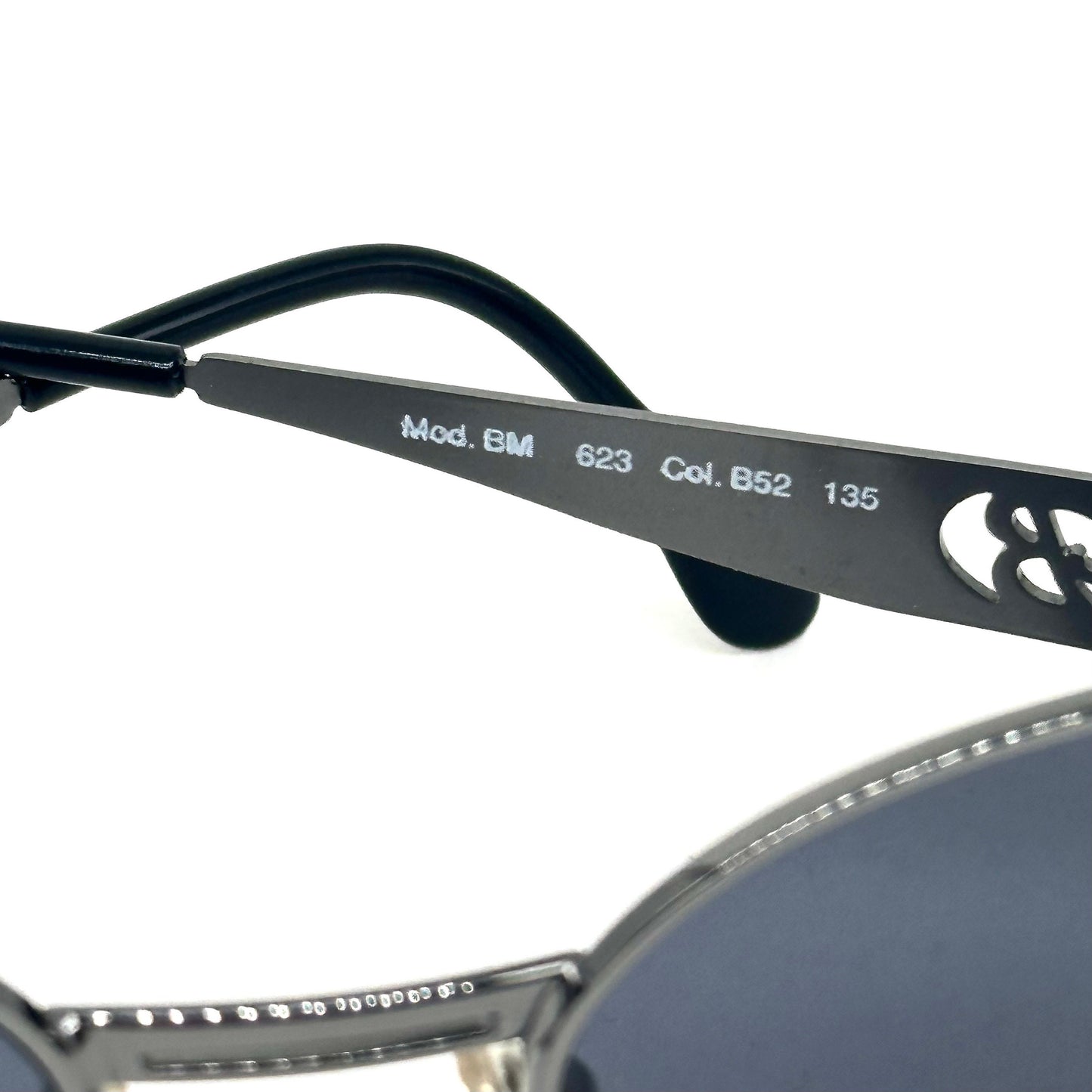 Bluemarine BM 623 oval gunmetal sunglasses w cutoff B logo, NOS 90s Italy