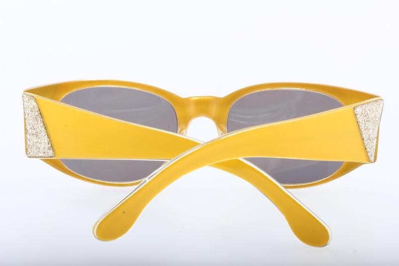 NV Marylin one of a kind rocker sunglasses, yellow / silver glitter asymmetrical pattern , NOS 80s mint