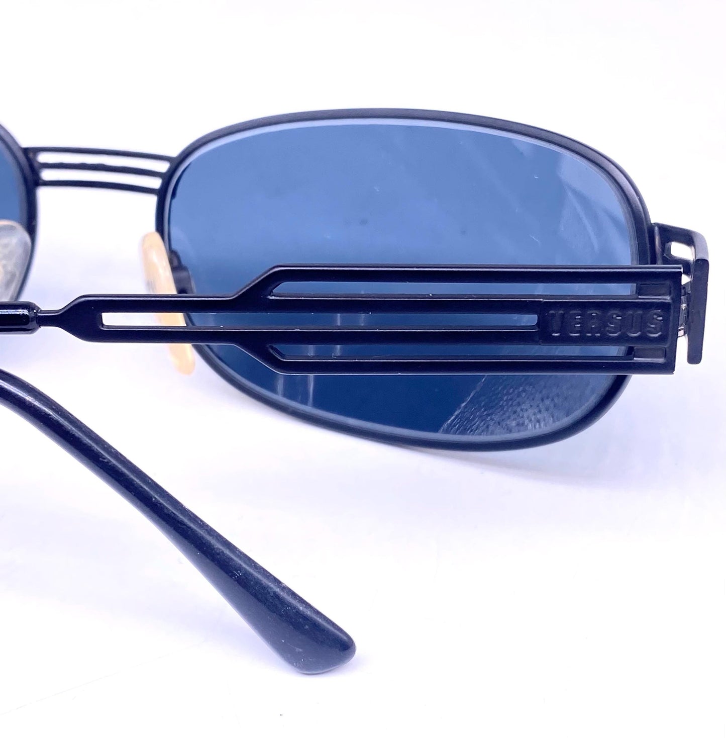 Versus Versace F36 Matt black modernist wrap sunglasses made in Italy in the 90s, NOS in mint condition
