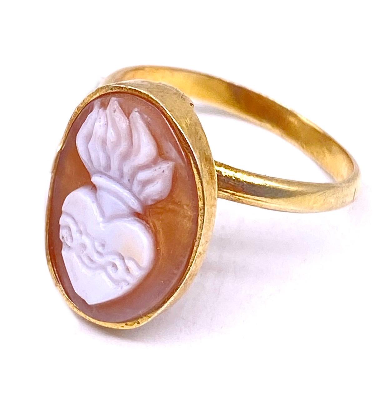 Sacred Heart of Jesus 925 silver cameo ring w real coral/shell ex voto, finest Italian jewelry 60s NOS