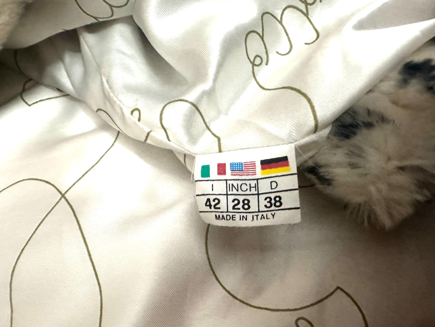 Roccobarocco 80s white snow leopard faux fur made in Italy, great condition sz 42/M