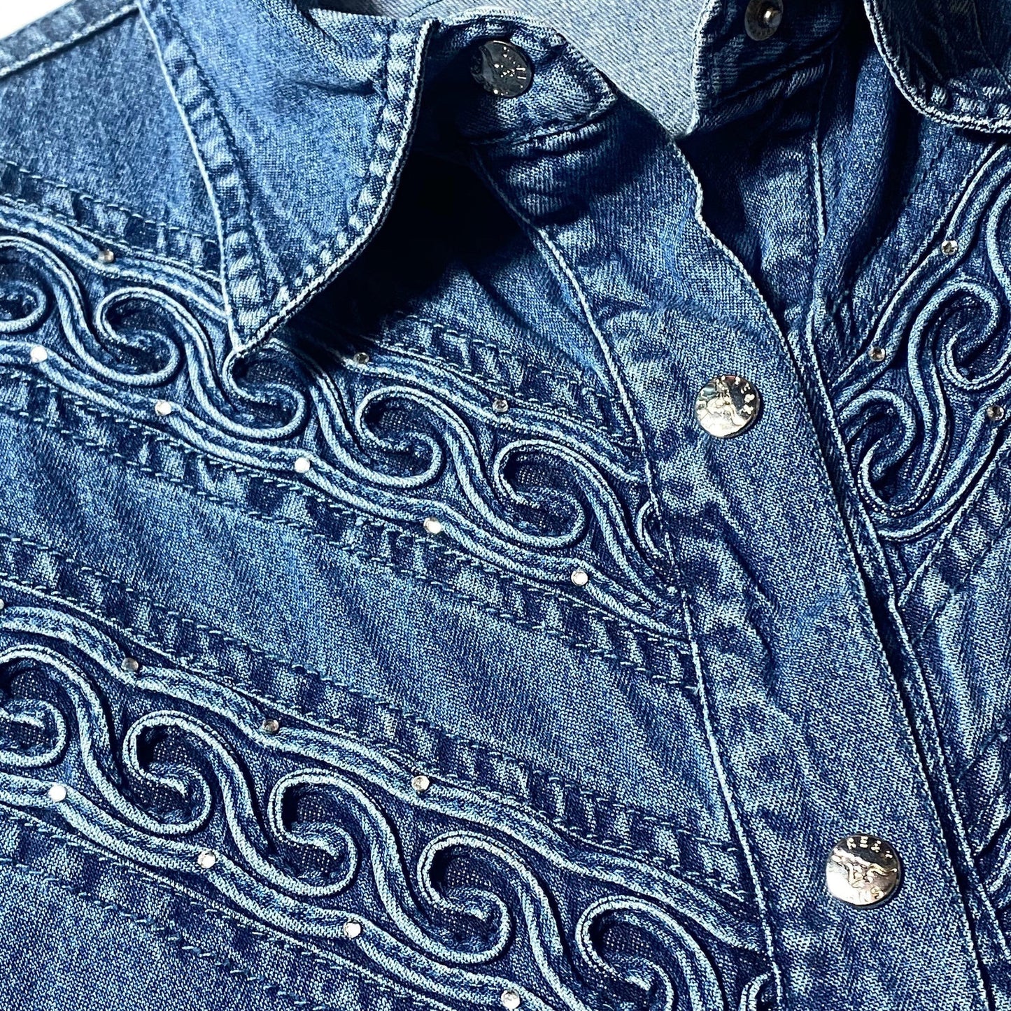 Re&X western style adorned chest ladies  denim shirt, 90s mint condition sz M