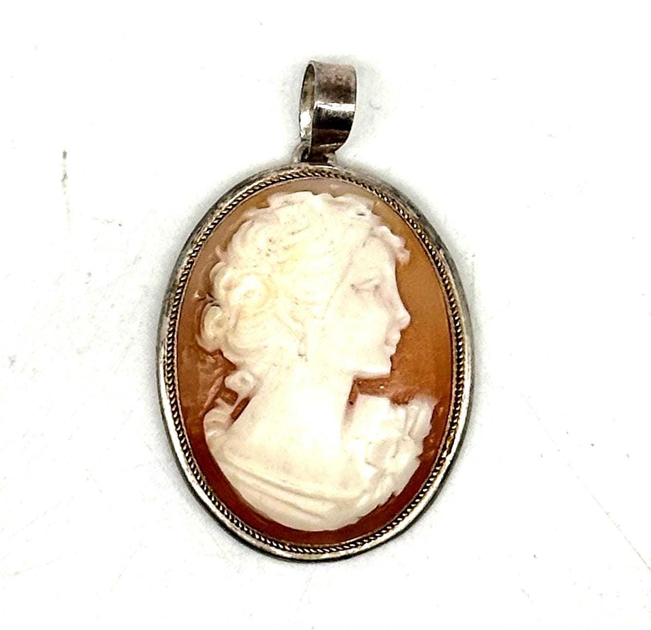 Classic 1930 ca oval cameo w Victorian lady portrait in 925 Silver + gold rope mount, NOS!