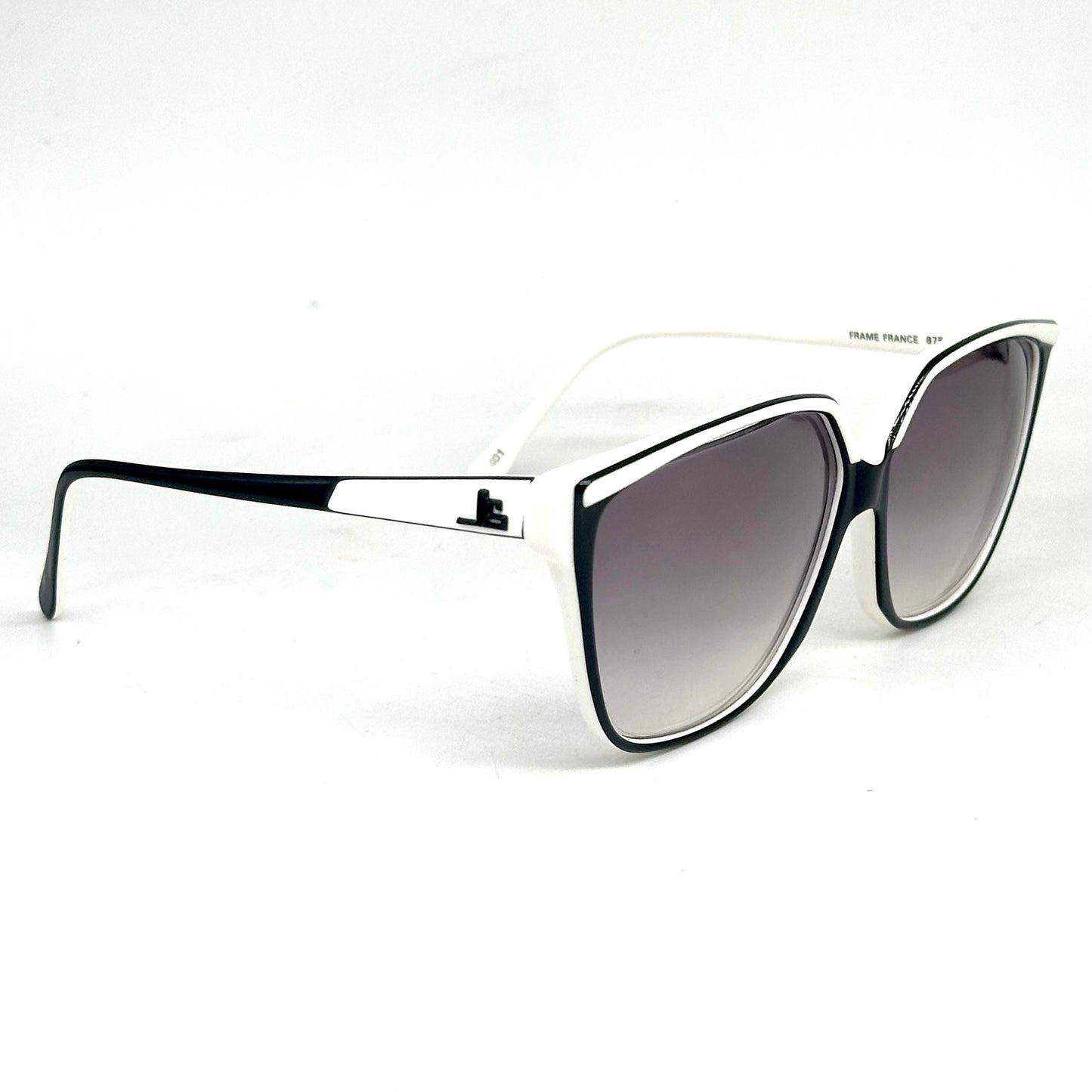 Jean-Louis Scherrer Paris frame 875 black and white futuristic design oversize sunglasses. 90s NOS France