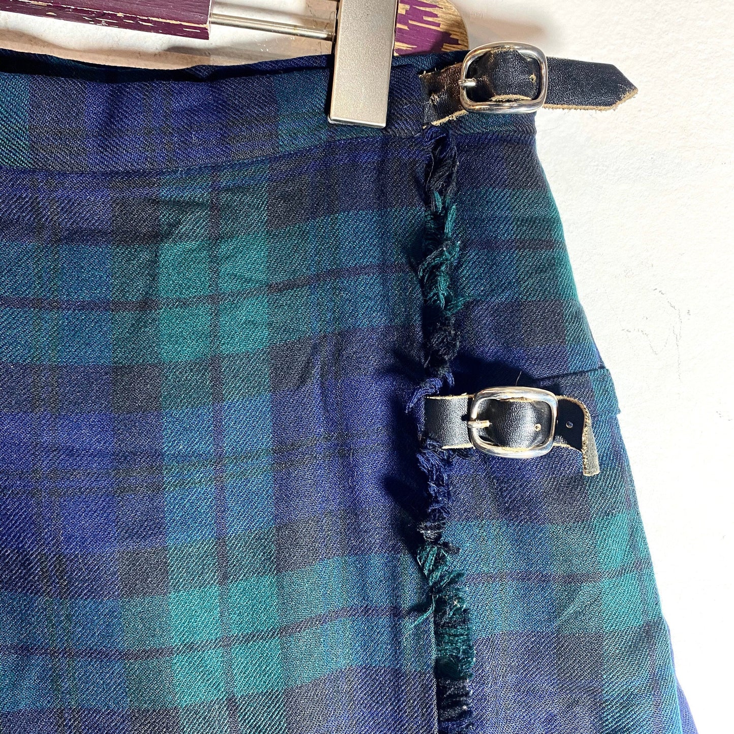 Men’s Blue tartan kilt with leather straps made in Italy, pure new wool, mint condition size 14, XL