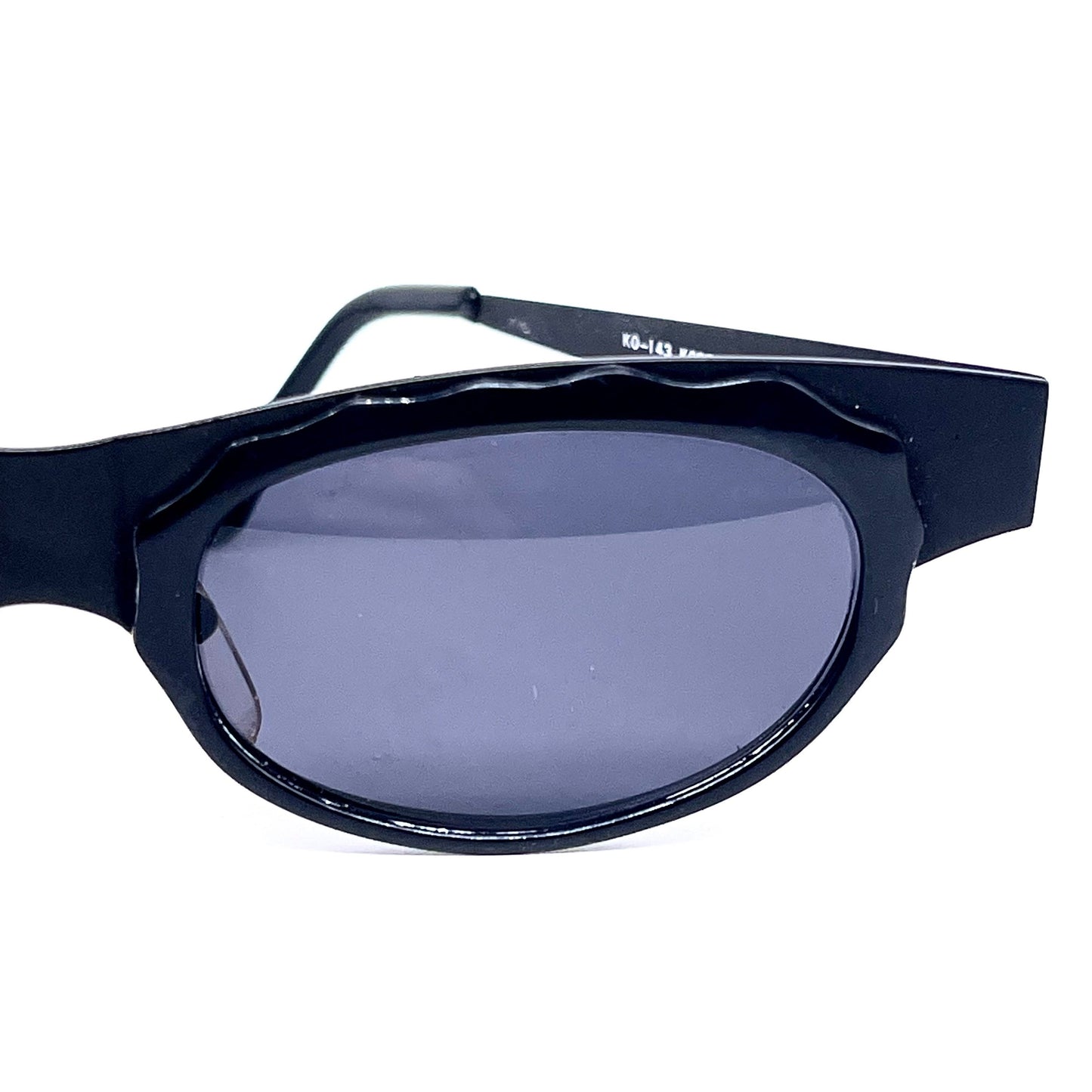 Incognito avant garde total black cateye sunglasses w- unusual wavy oval rims, nos 80s