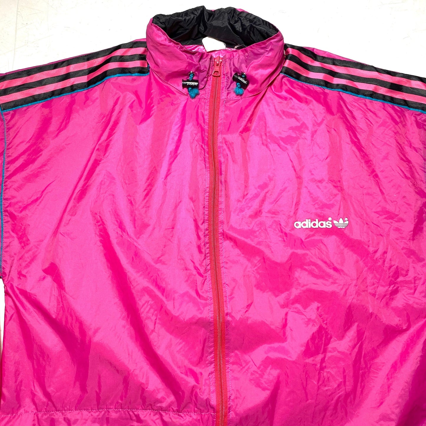 Adidas 90s foldable fucsia rain jacket, perfect condition