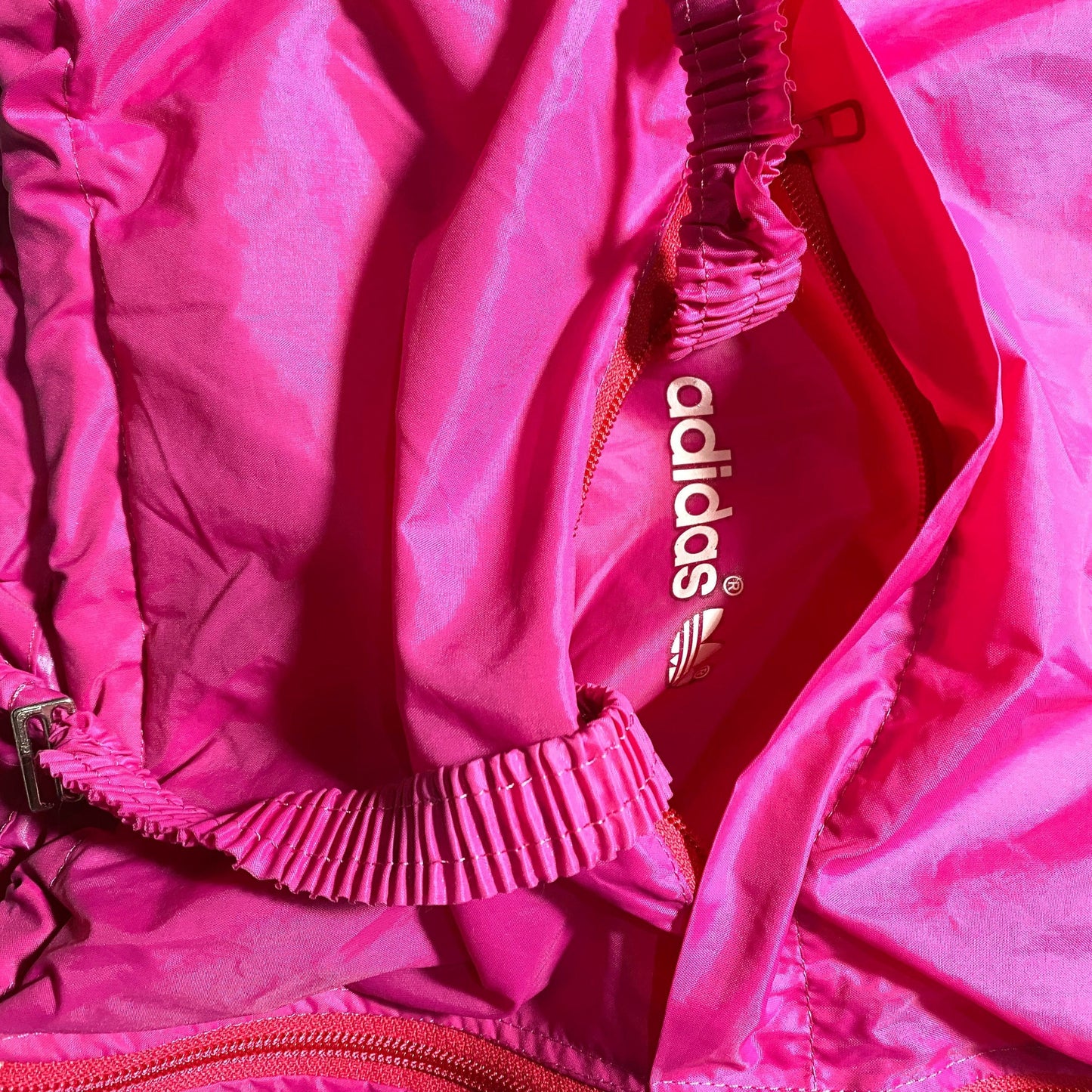 Adidas 90s foldable fucsia rain jacket, perfect condition